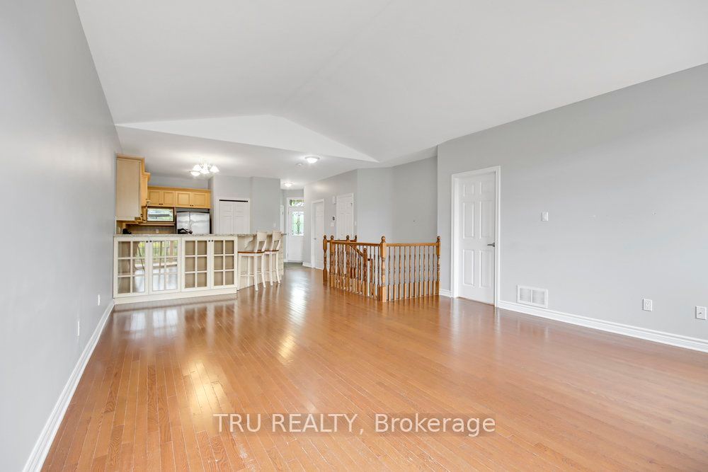 108 Villageview Private Property Photo 3