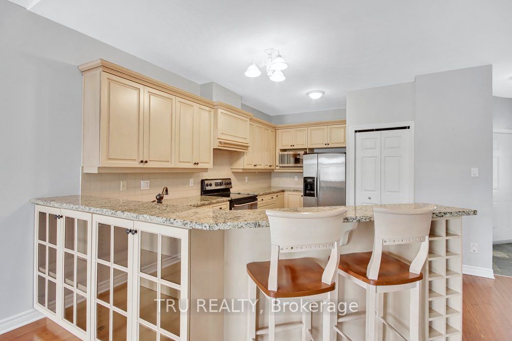 108 Villageview Private Property Photo 6