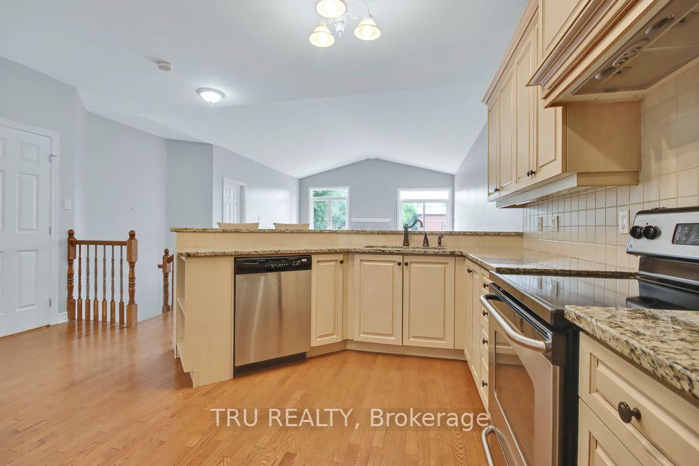 108 Villageview Private Property Photo 10