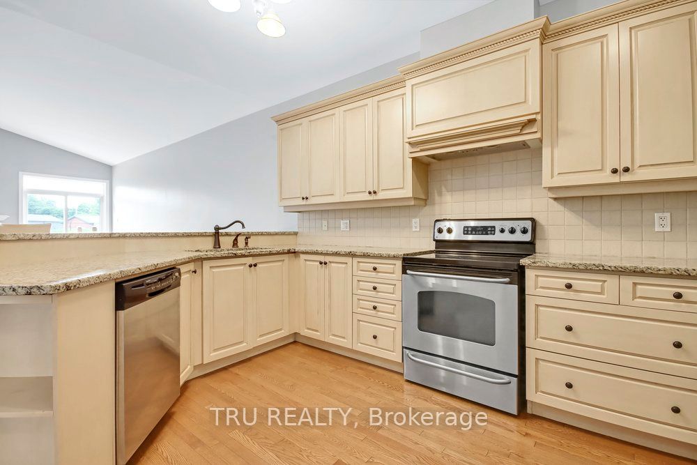 108 Villageview Private Property Photo 11