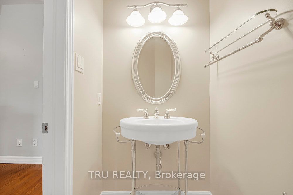 108 Villageview Private Property Photo 15