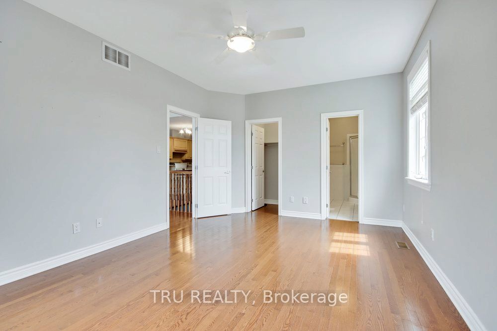 108 Villageview Private Property Photo 16