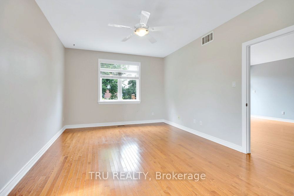 108 Villageview Private Property Photo 18