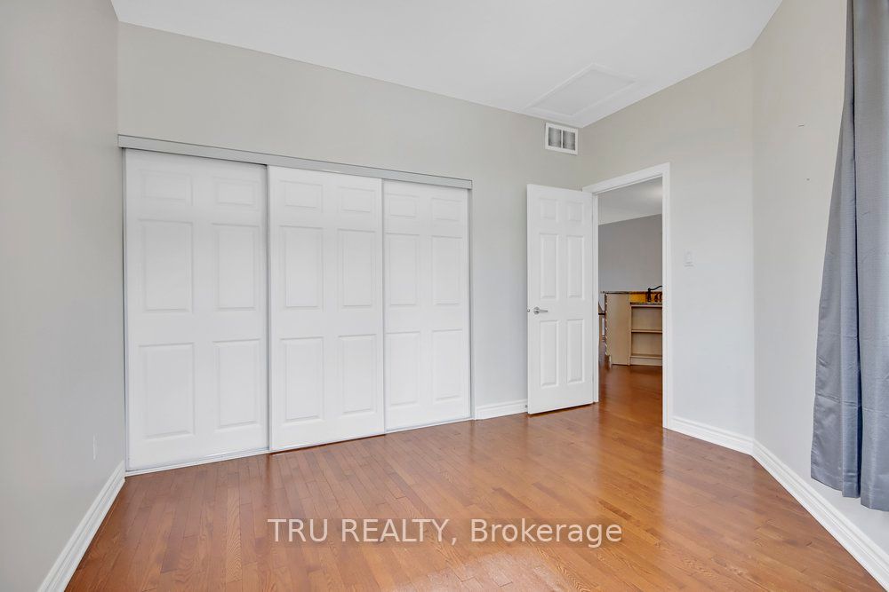 108 Villageview Private Property Photo 23