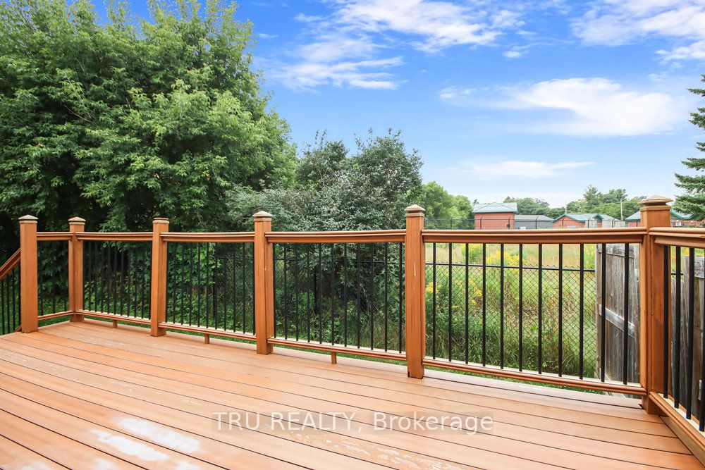 108 Villageview Private Property Photo 31