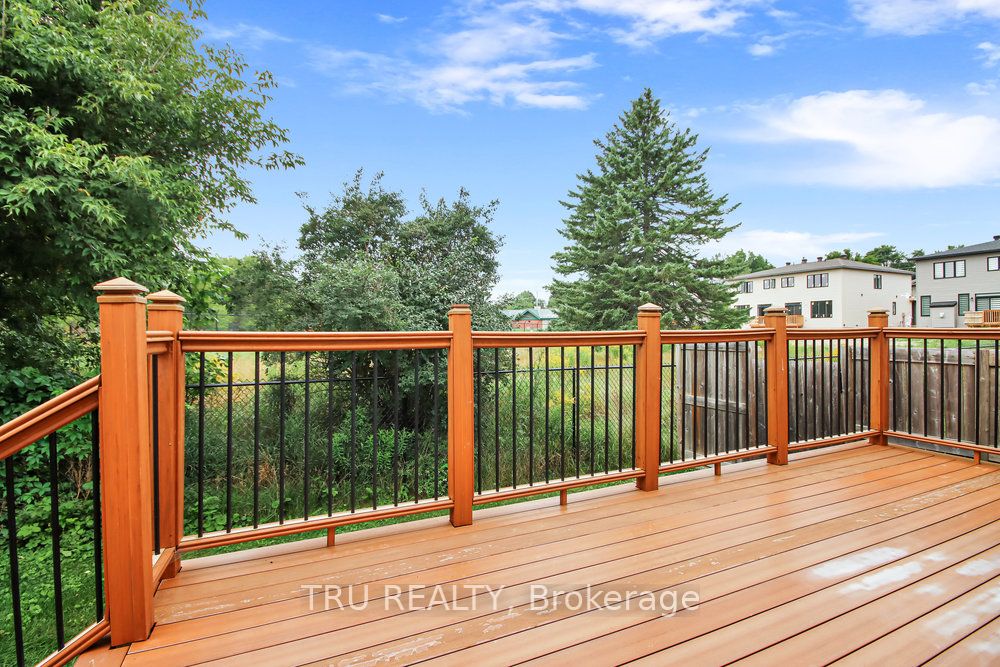 108 Villageview Private Property Photo 32