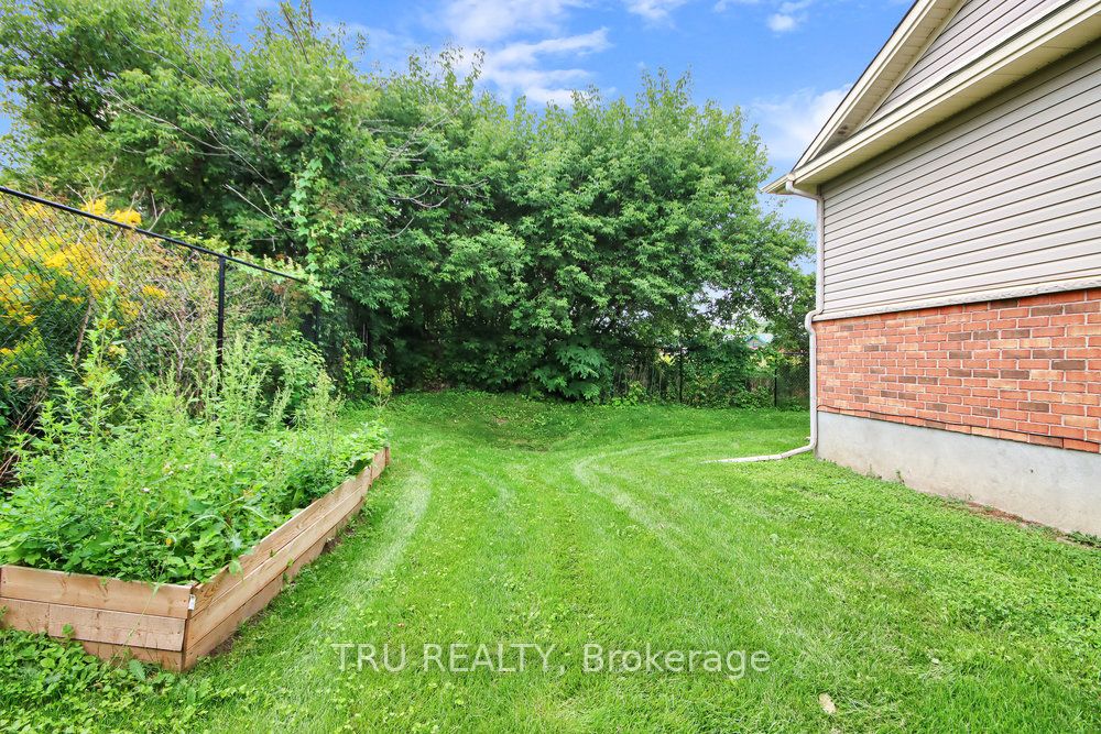 108 Villageview Private Property Photo 34