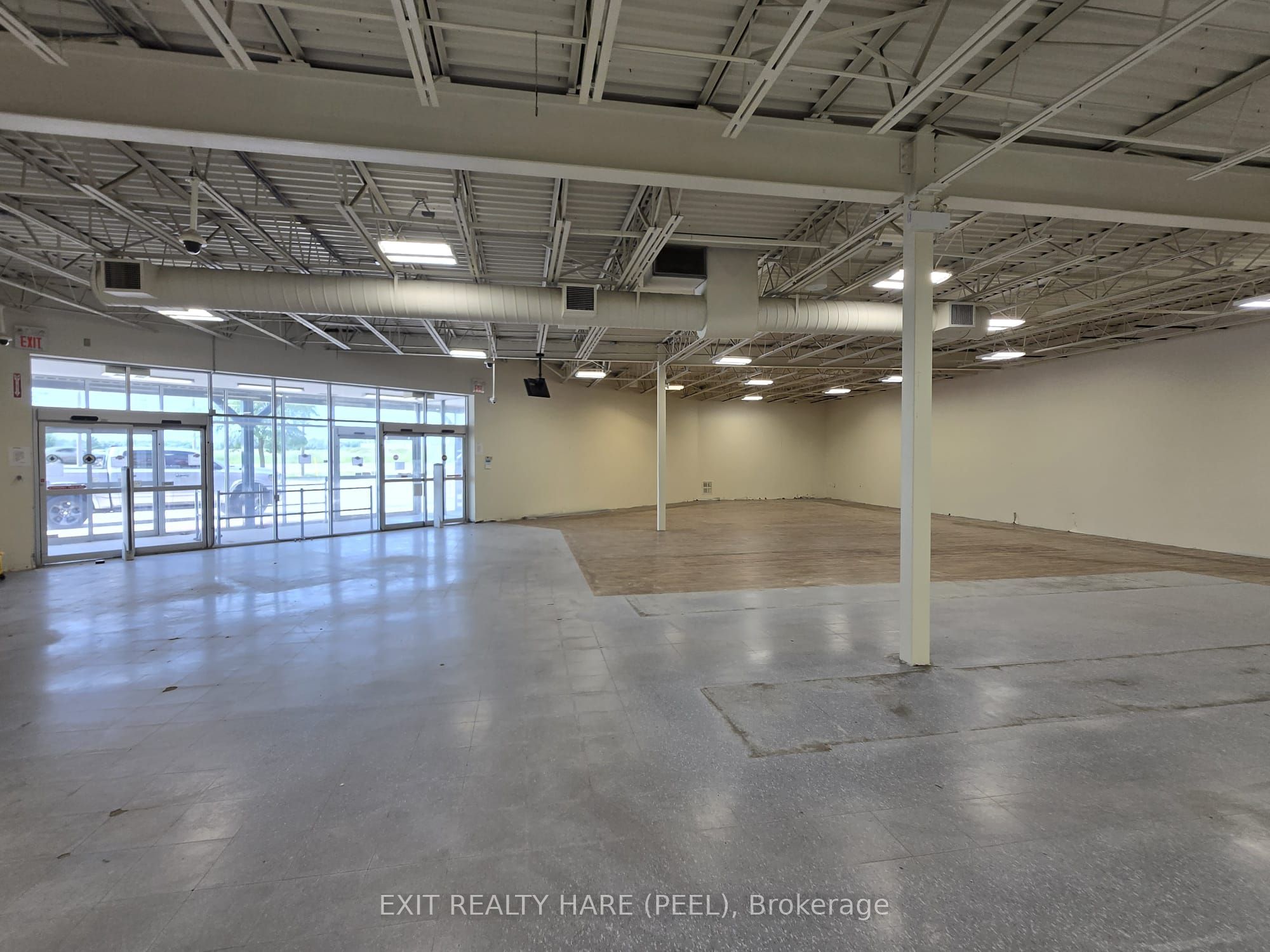 1780 Wharncliffe Road Property Photo 6