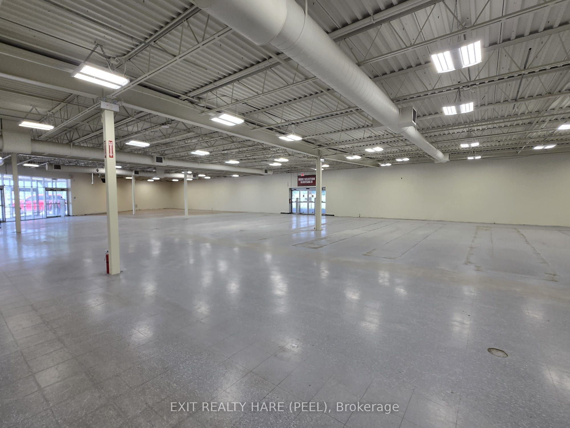 1780 Wharncliffe Road Property Photo 9