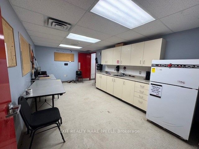 2954 Ontario Street Property Photo 9