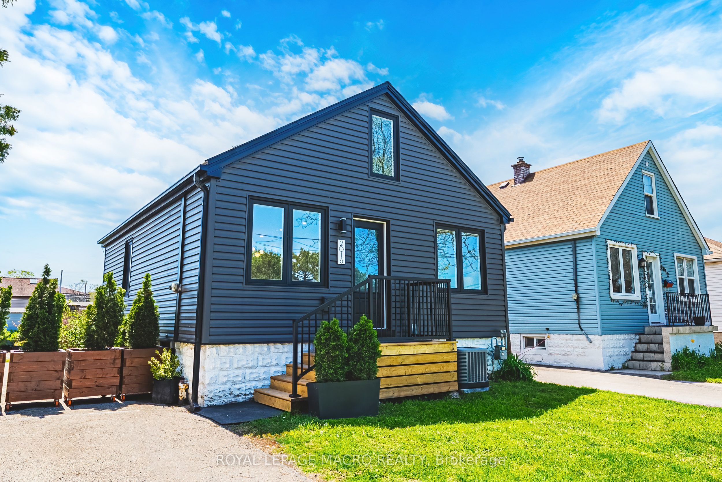 2016 Barton Street Property Photo 1