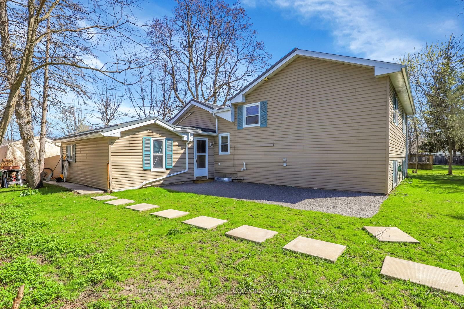 112 Drummond Street Property Photo 4