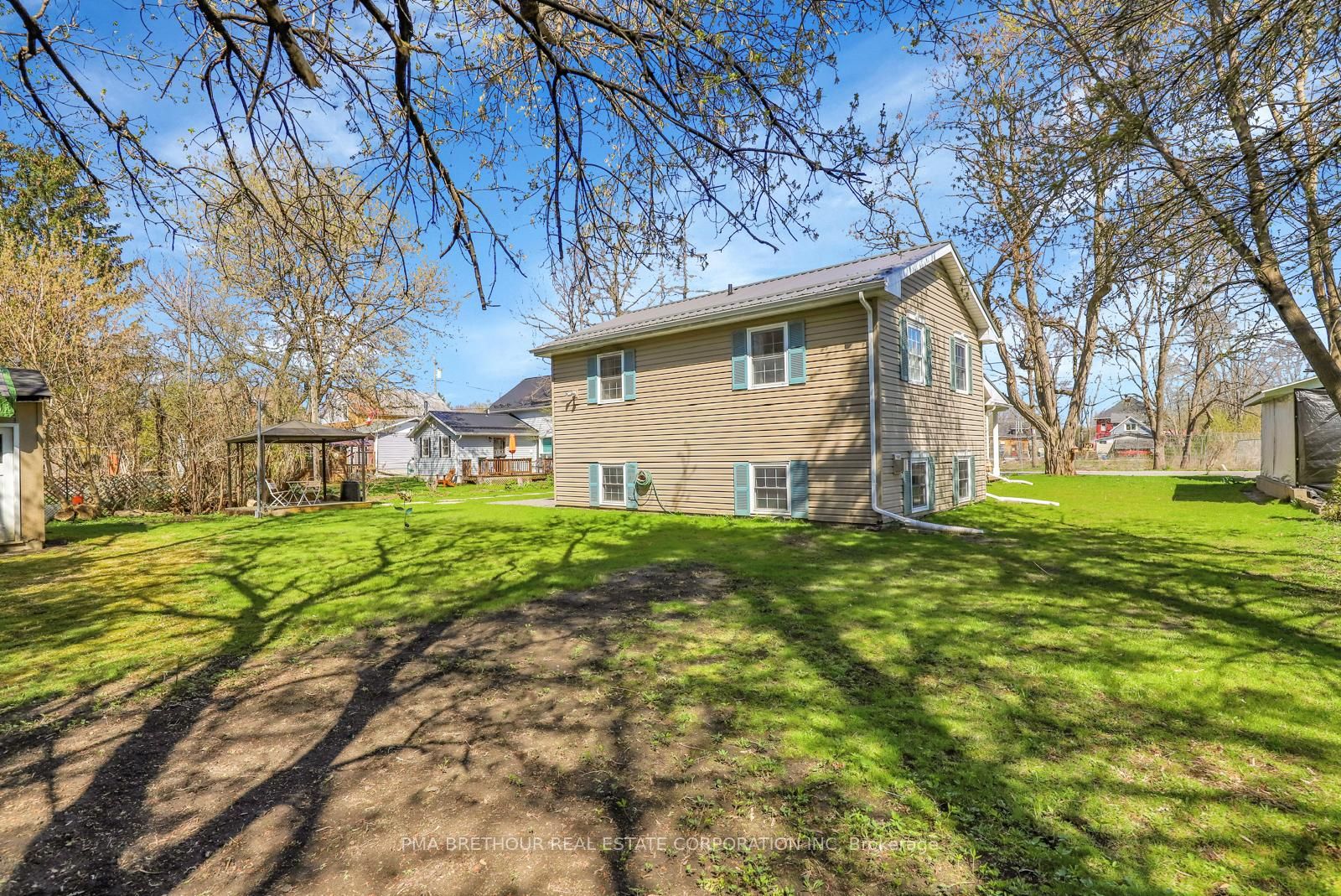 112 Drummond Street Property Photo 6