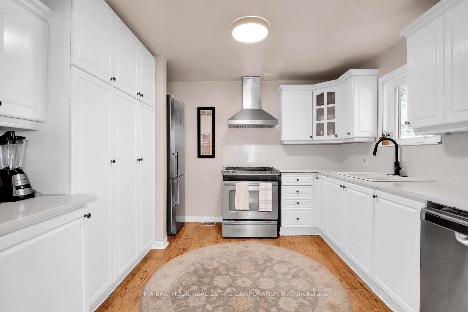 112 Drummond Street Property Photo 10