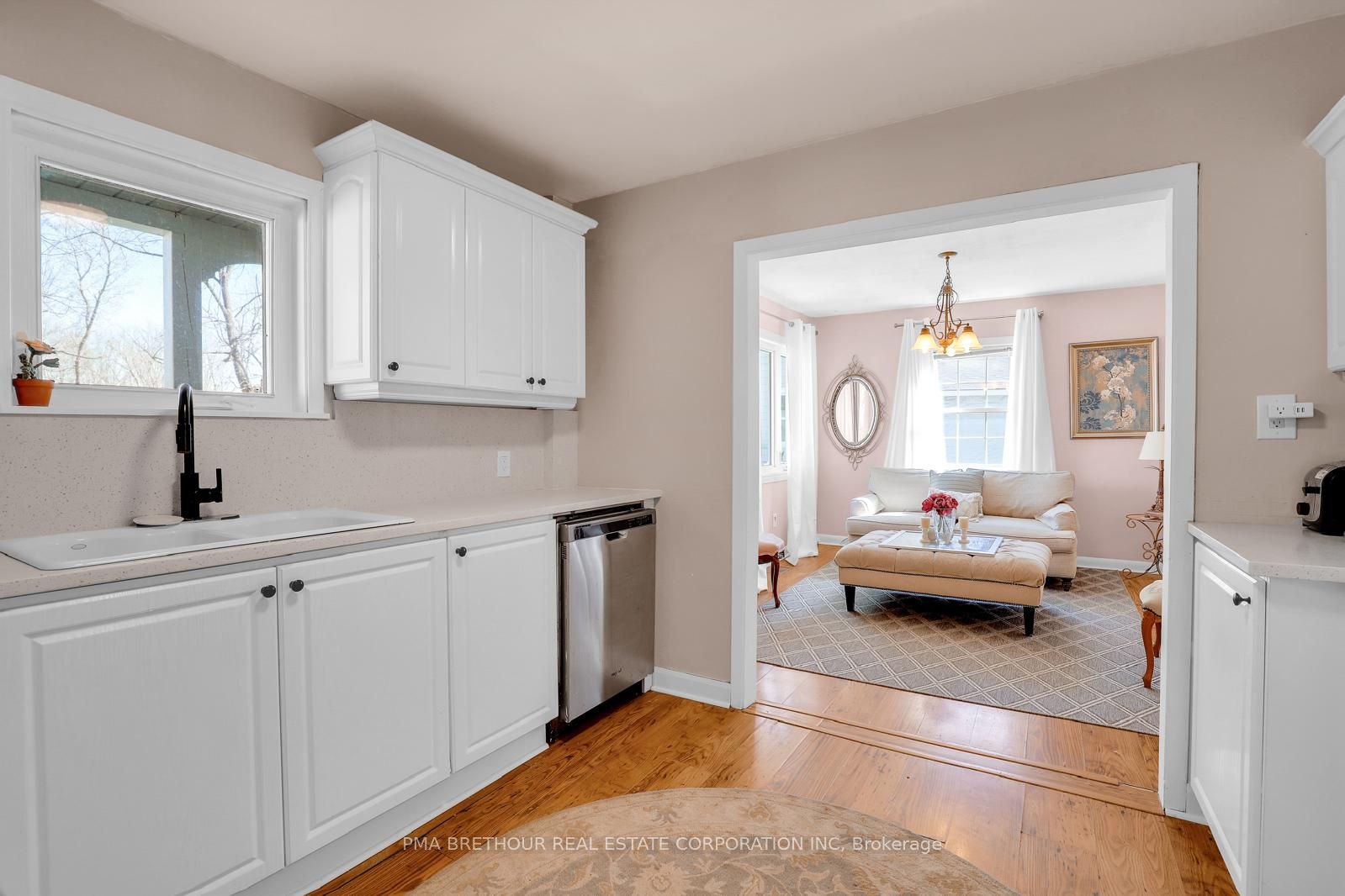 112 Drummond Street Property Photo 11
