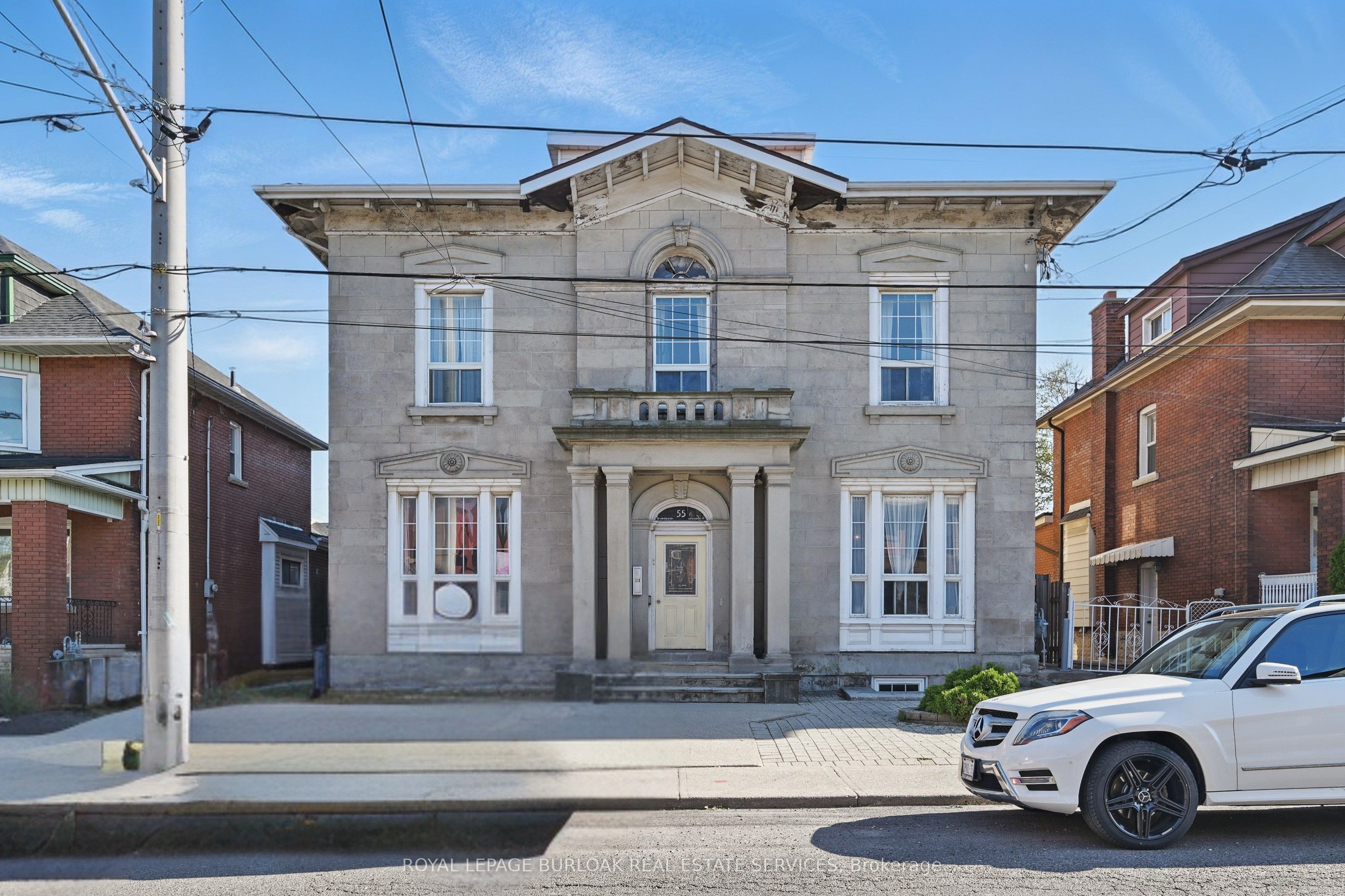 55 Barton Street W Property Photo