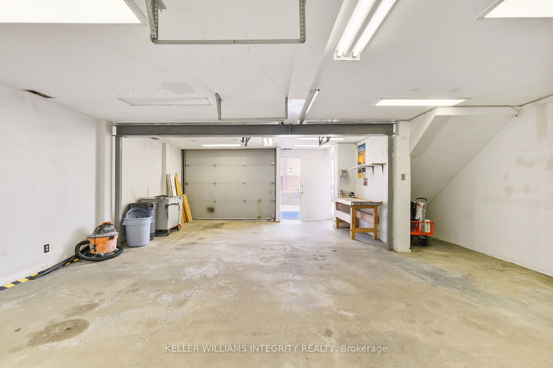 #17 - 2485 Lancaster Road Property Photo 8