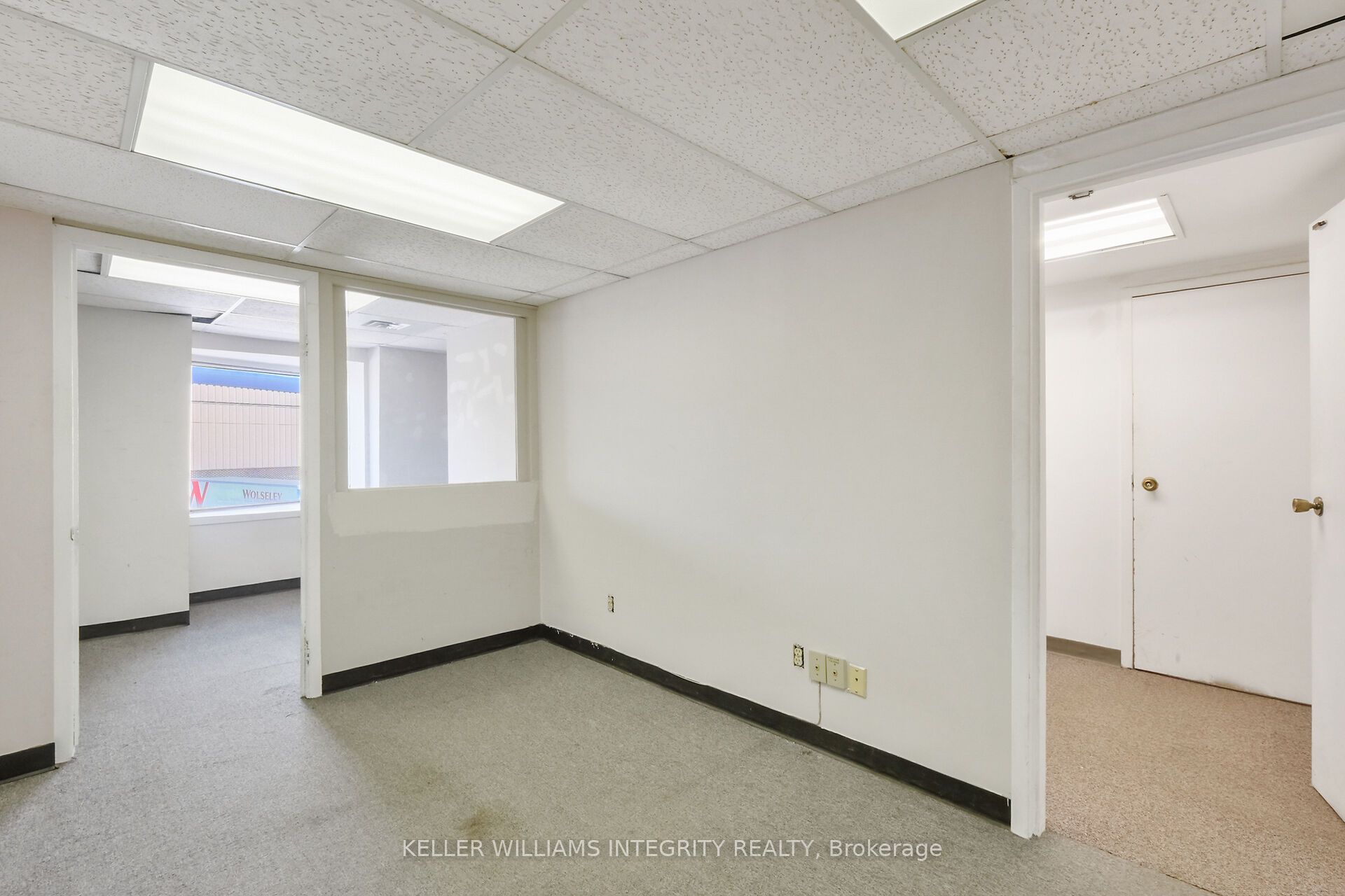 #17 - 2485 Lancaster Road Property Photo 14