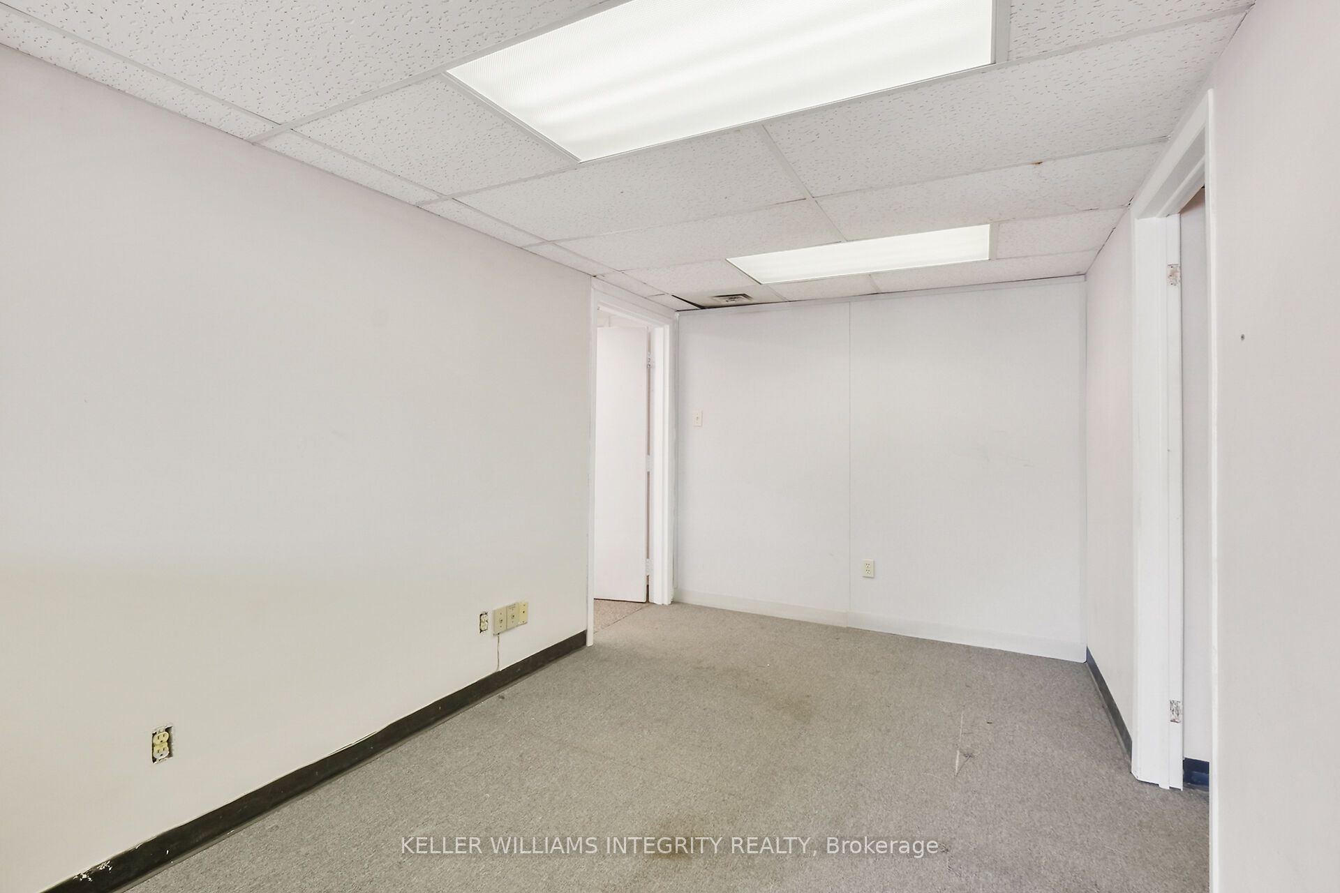 #17 - 2485 Lancaster Road Property Photo 15