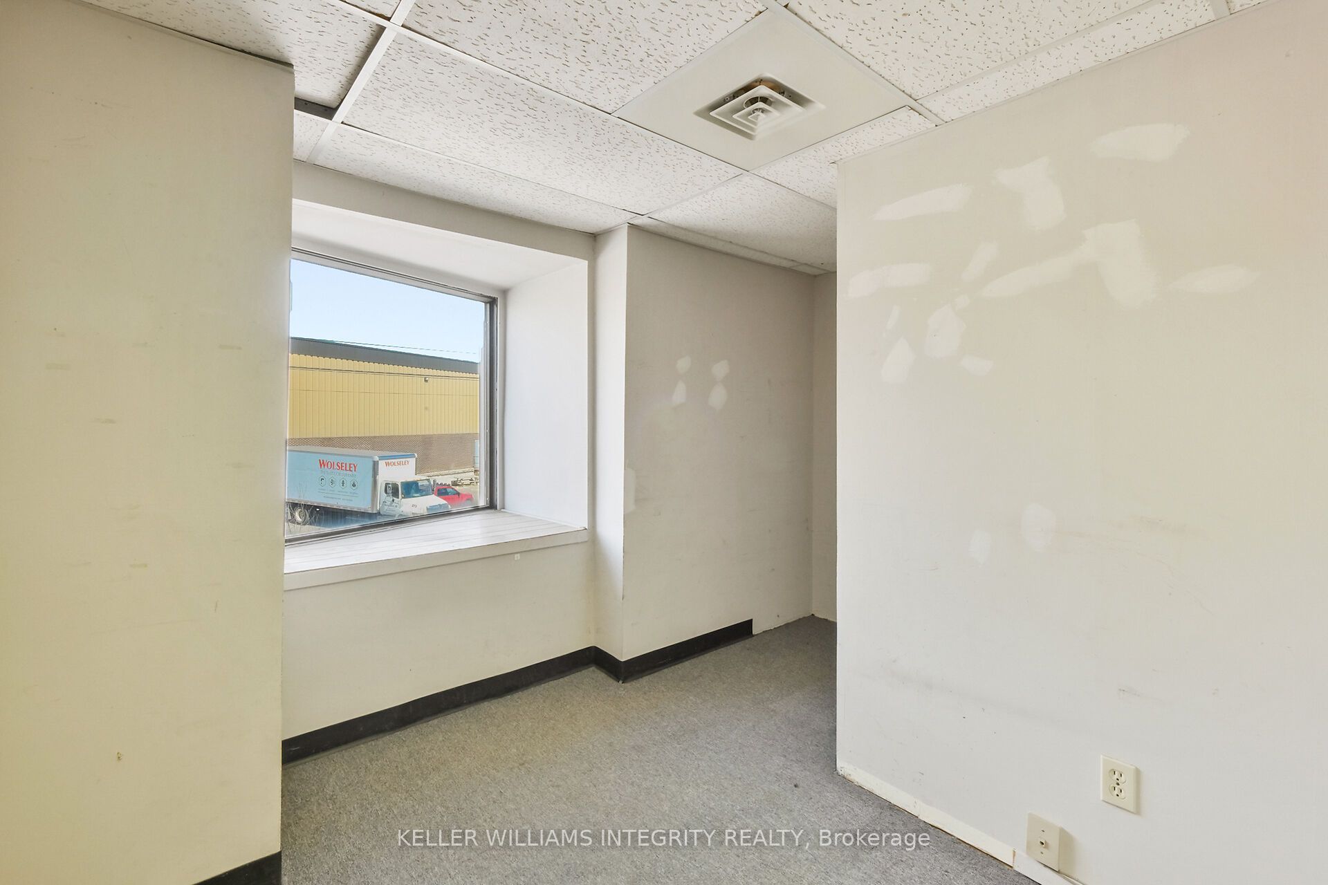 #17 - 2485 Lancaster Road Property Photo 17