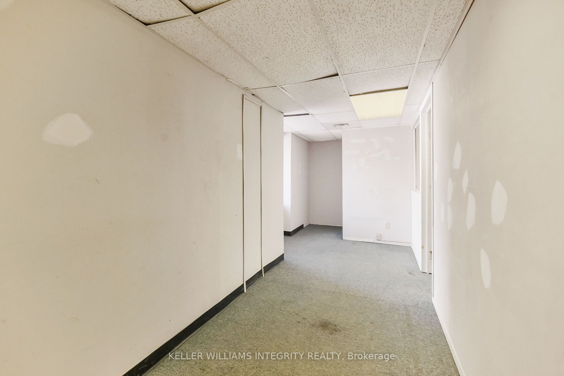 #17 - 2485 Lancaster Road Property Photo 18