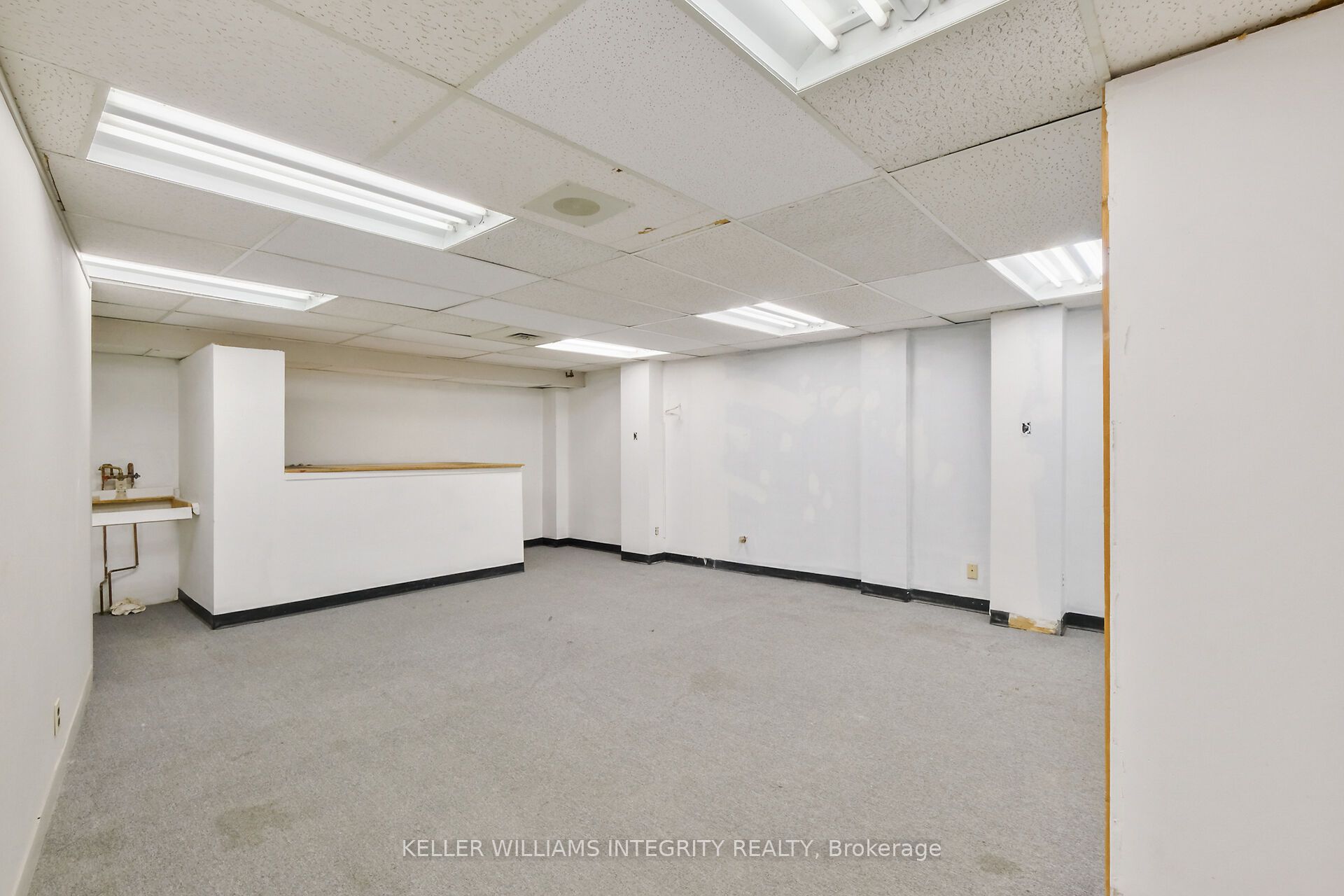 #17 - 2485 Lancaster Road Property Photo 22