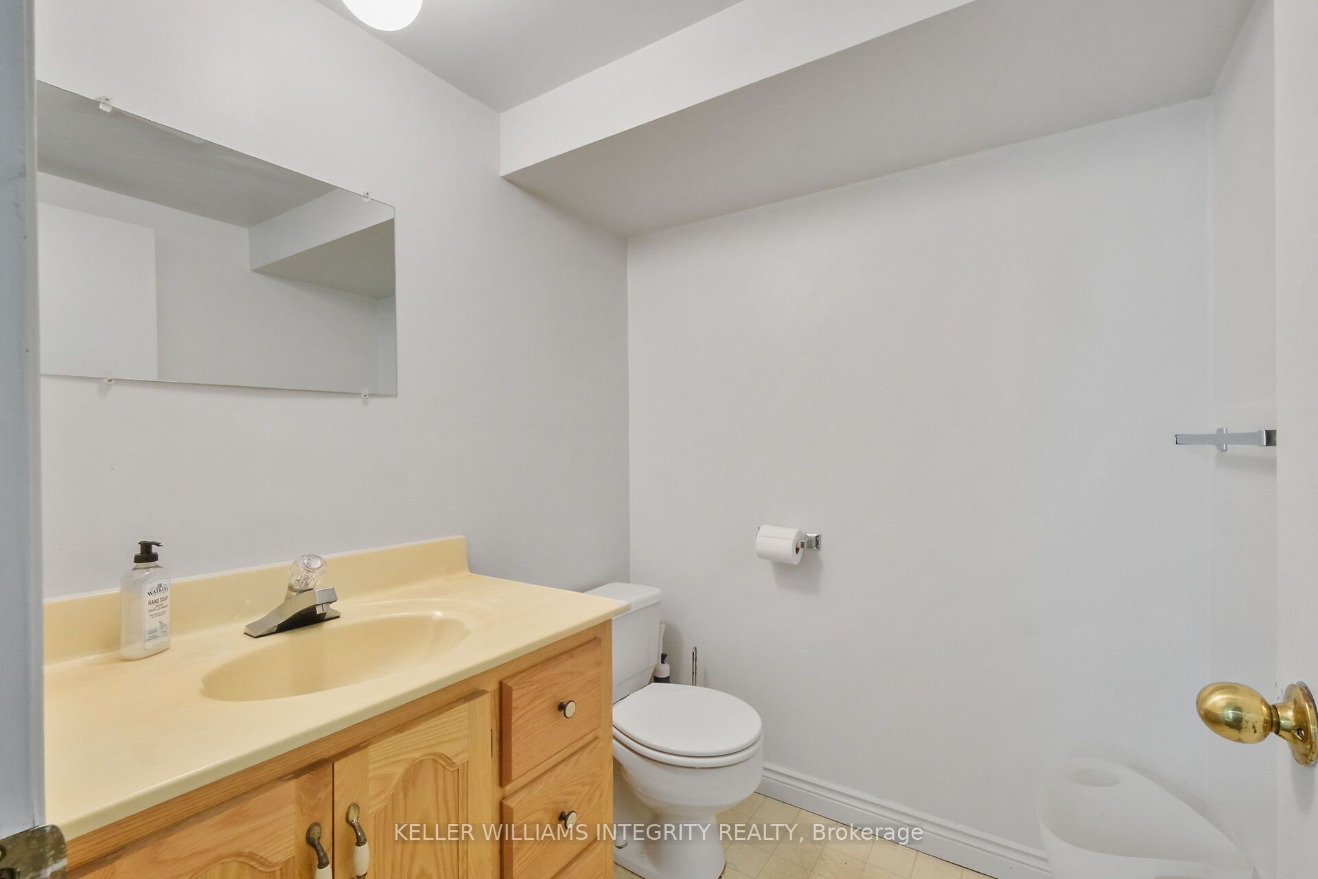 #17 - 2485 Lancaster Road Property Photo 27