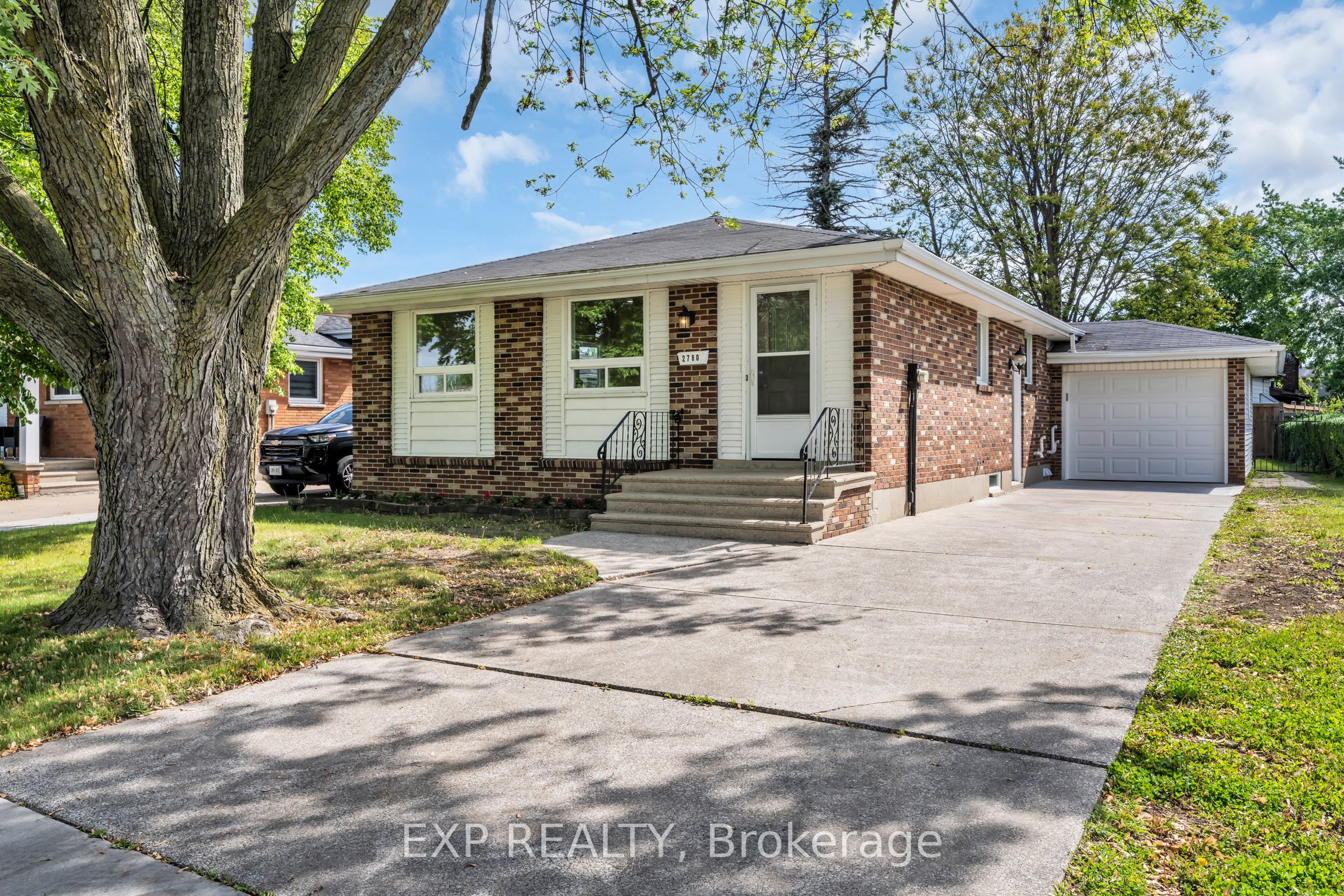 2780 Forest Glade Drive Property Photo 1