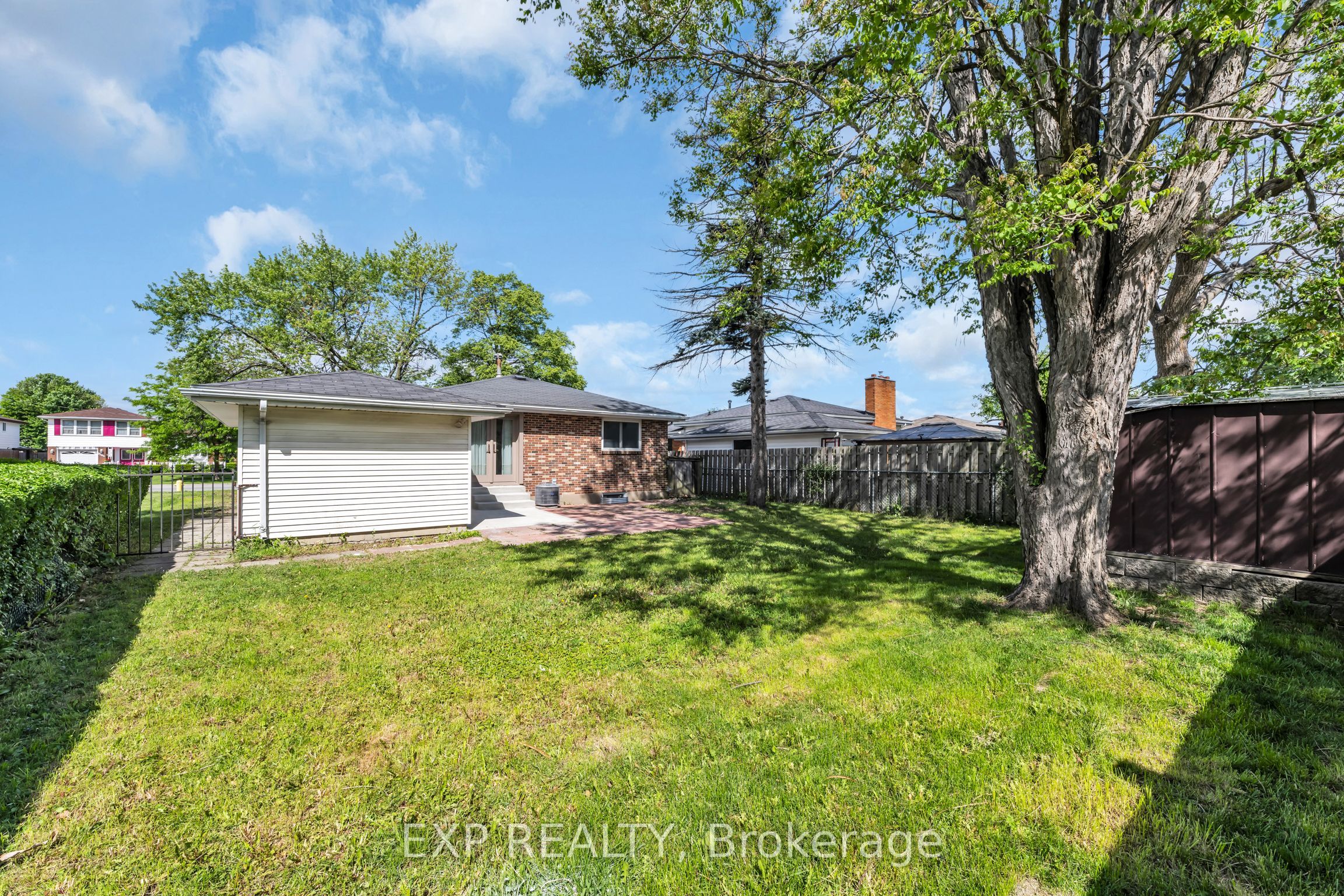 2780 Forest Glade Drive Property Photo 6