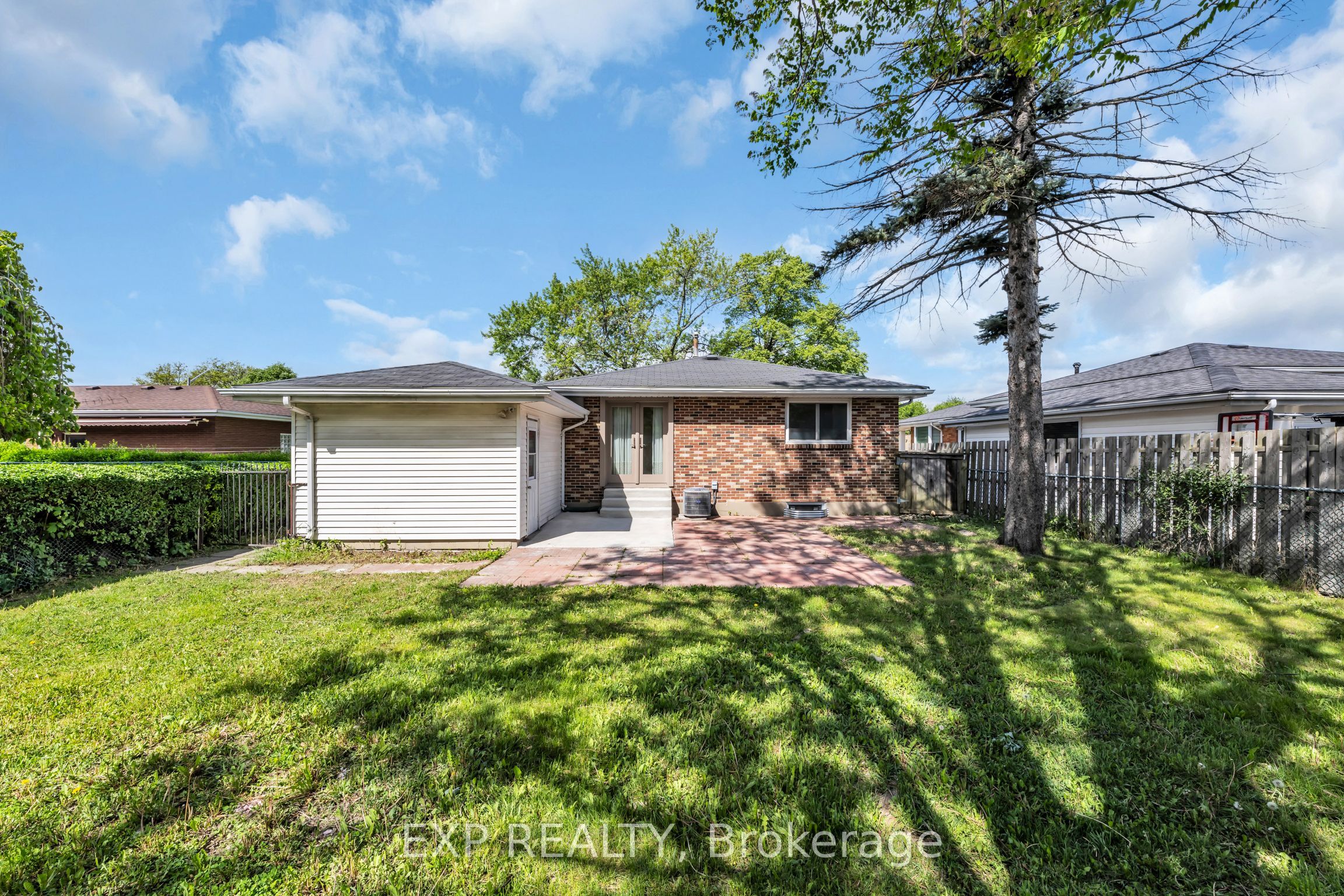 2780 Forest Glade Drive Property Photo 7