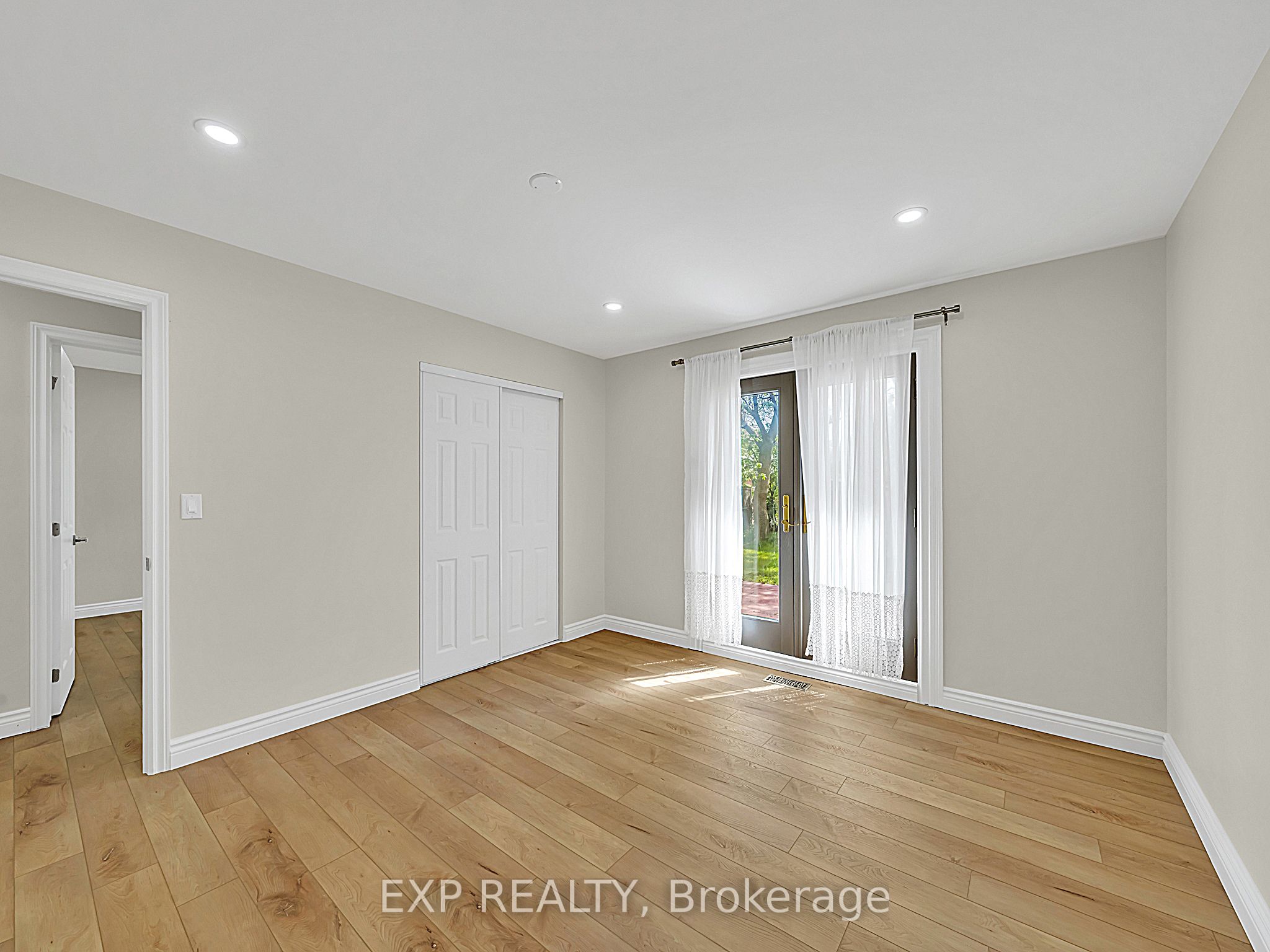 2780 Forest Glade Drive Property Photo 18