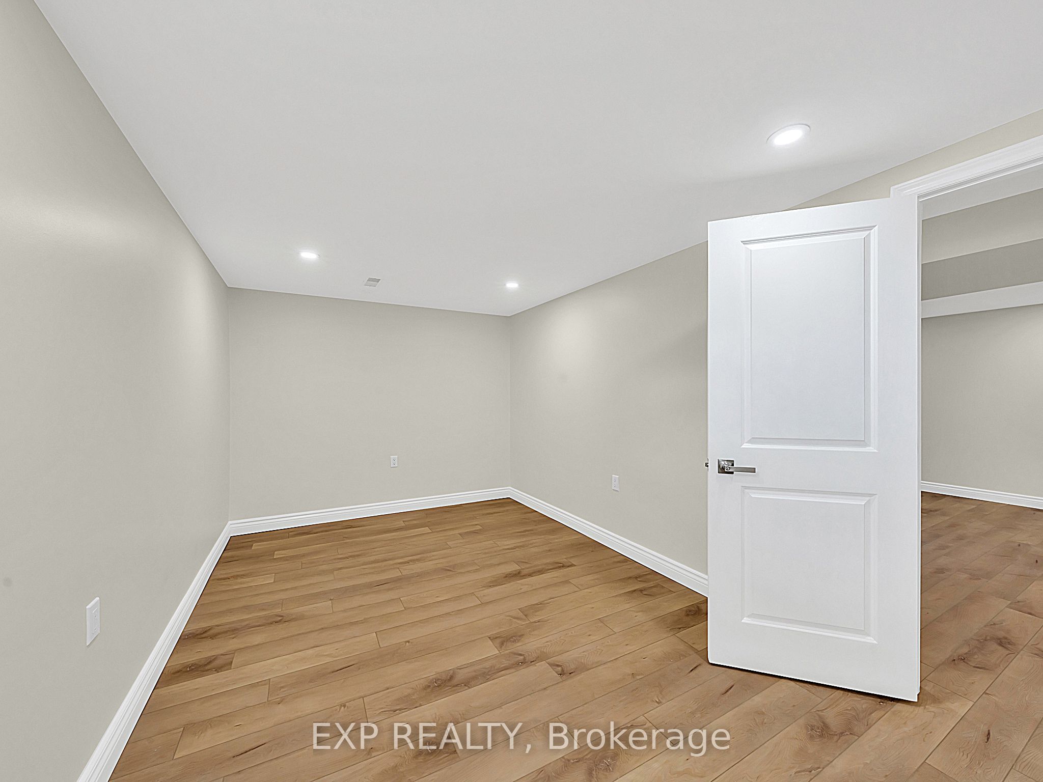 2780 Forest Glade Drive Property Photo 29