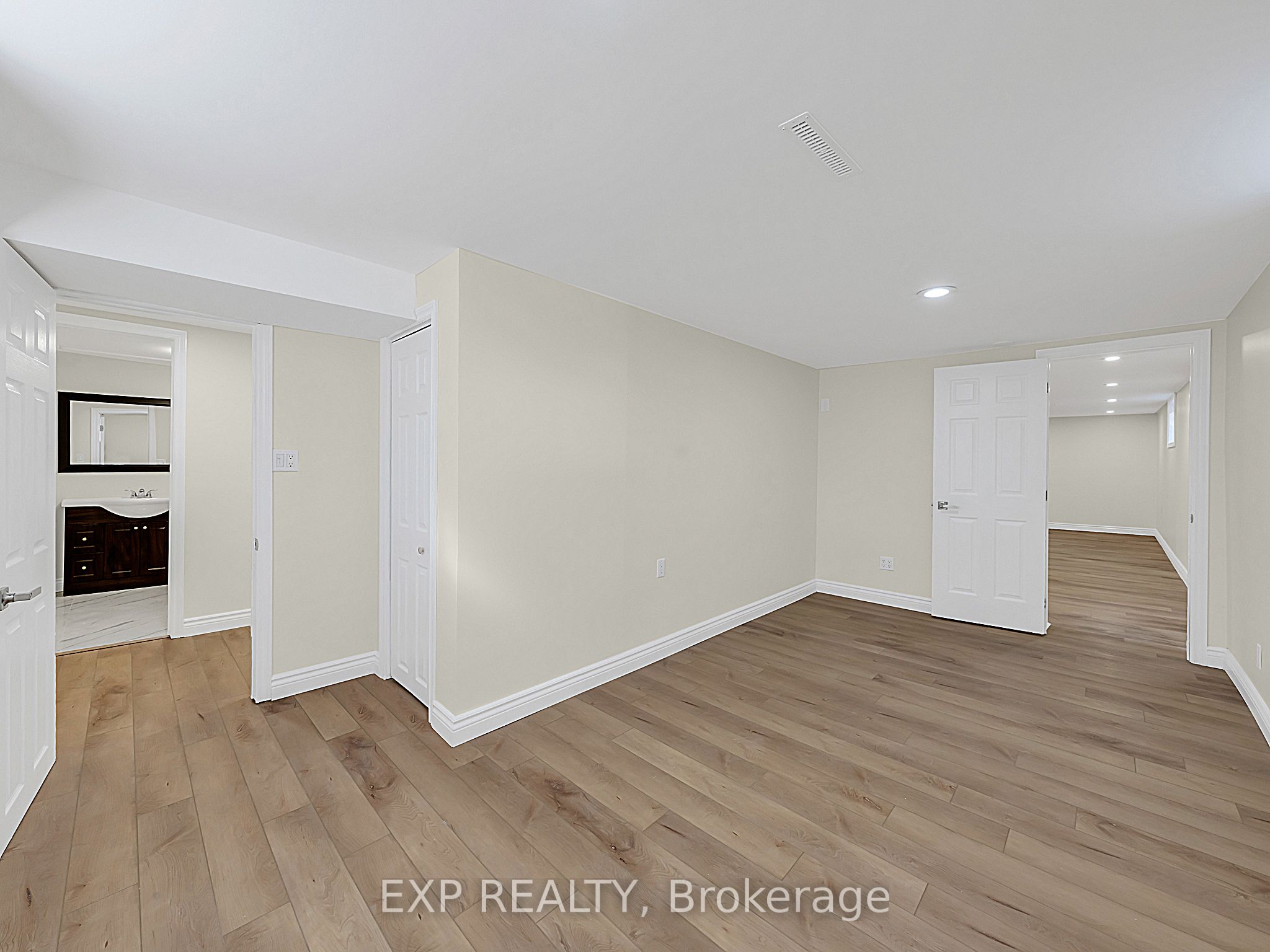 2780 Forest Glade Drive Property Photo 32