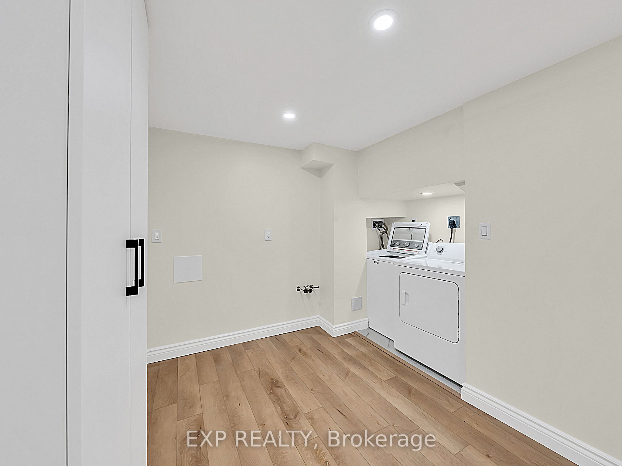 2780 Forest Glade Drive Property Photo 34