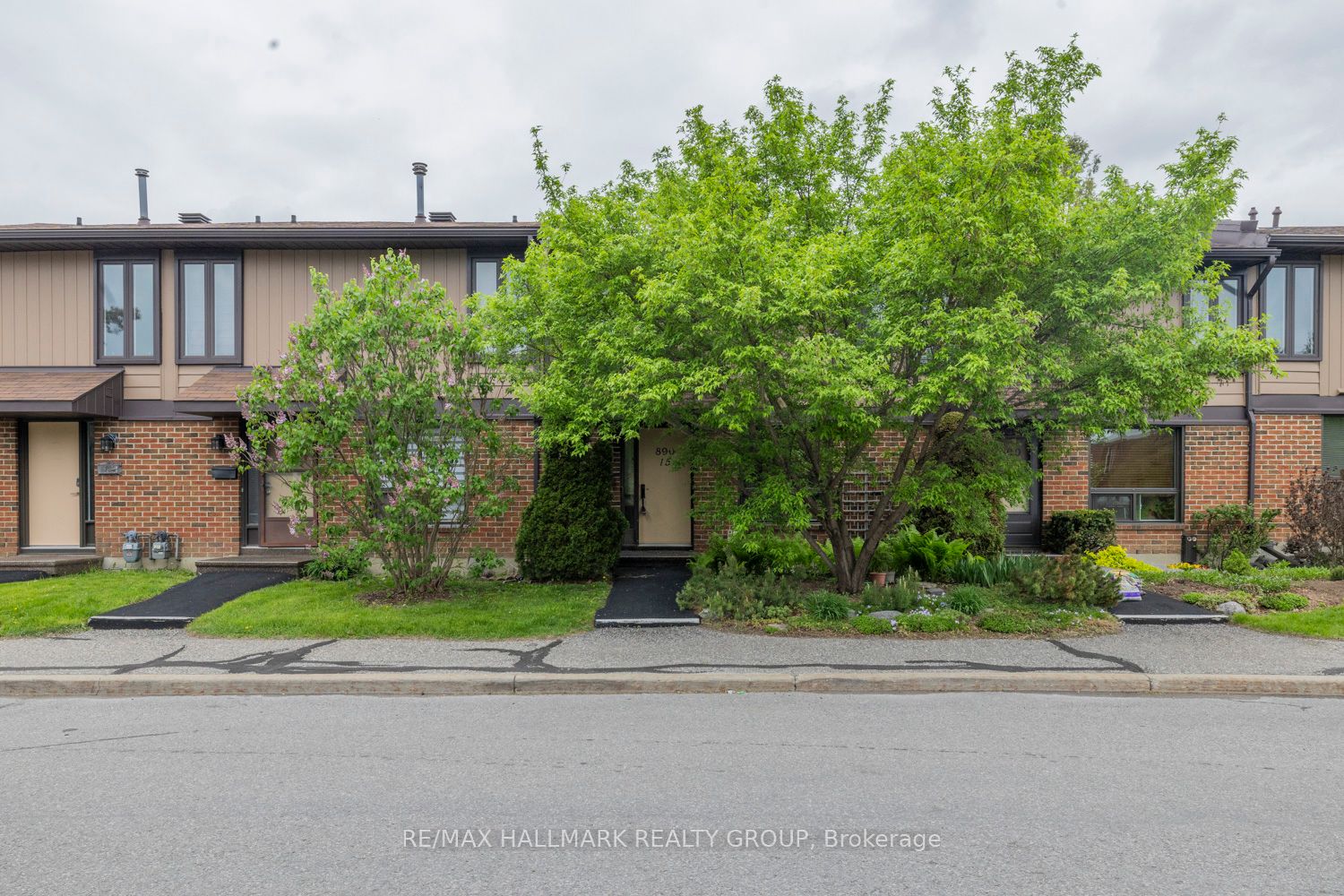 890 Cahill Dr W Property Photo