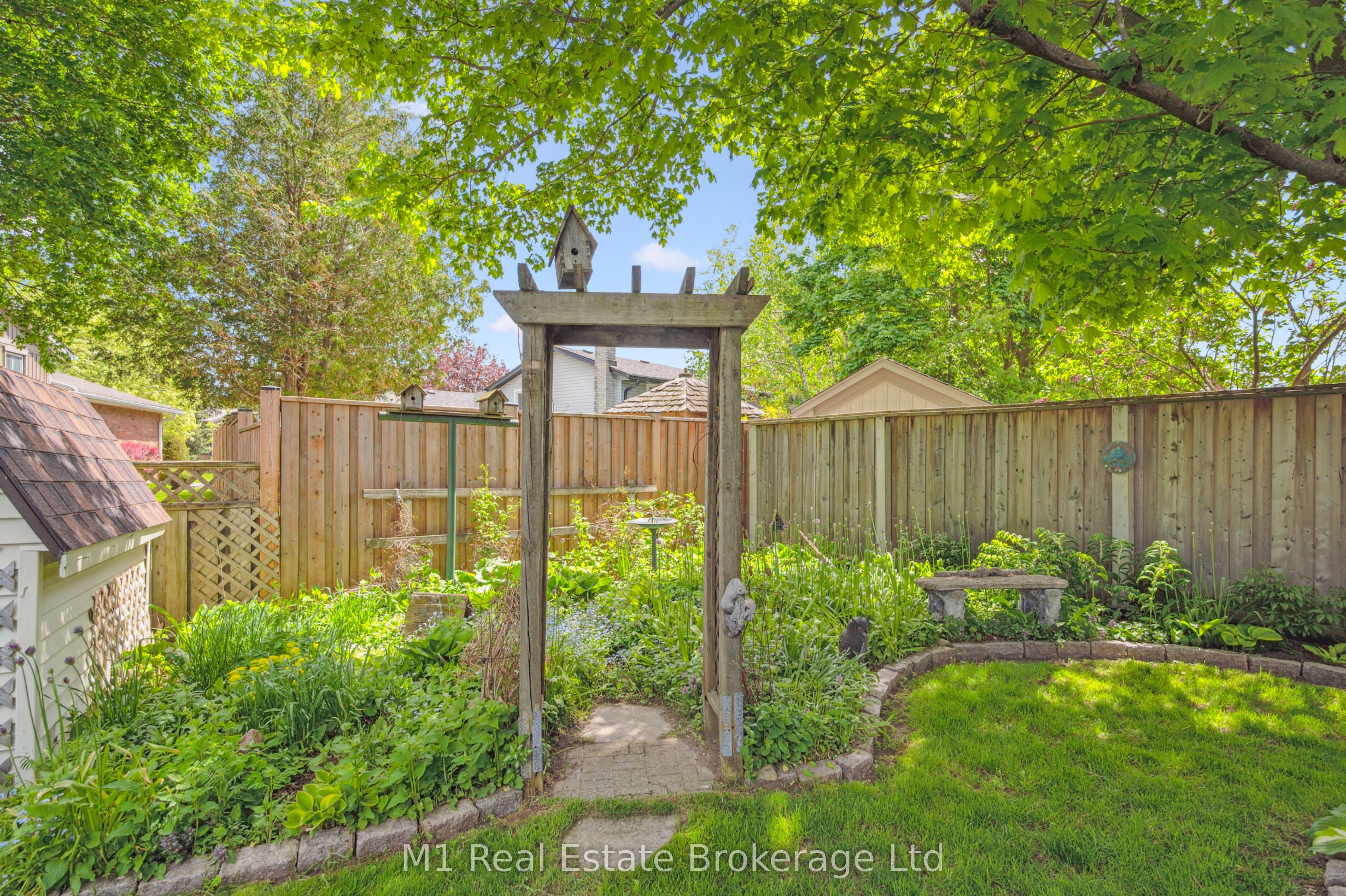 82 Crane Drive Property Photo 2