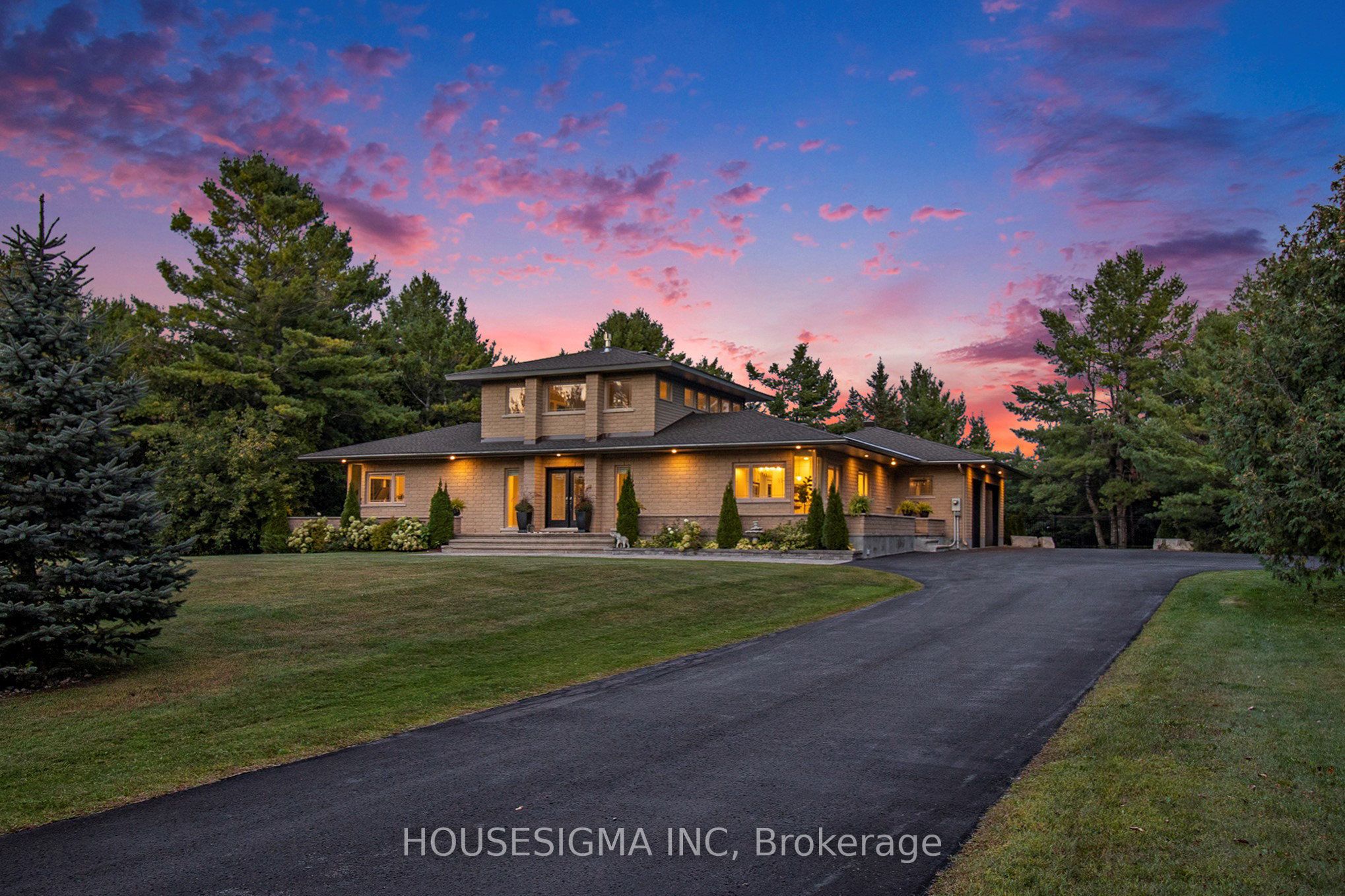 7 Canadian Drive Property Photo 1