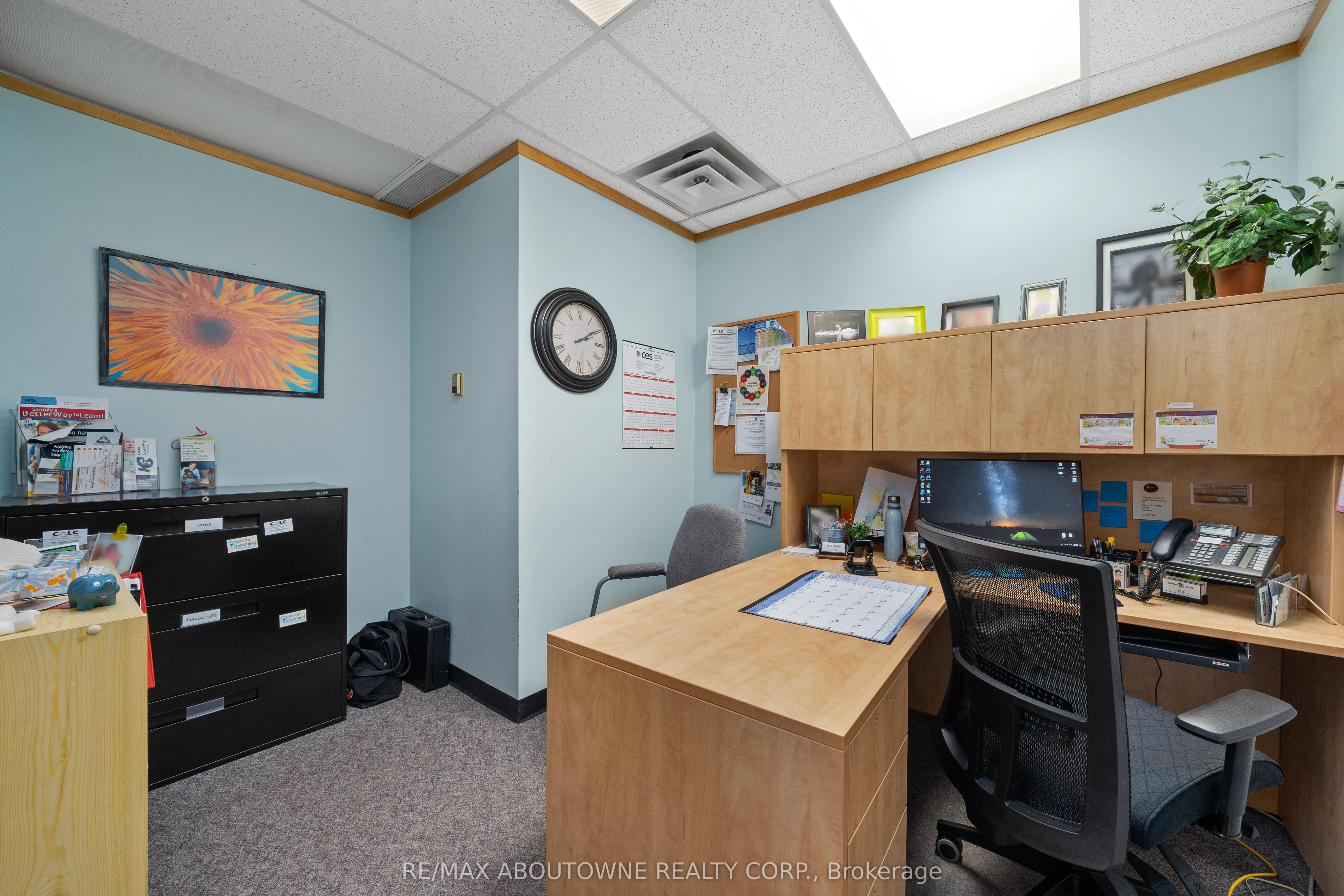 54 Dundas St E Property Photo 19