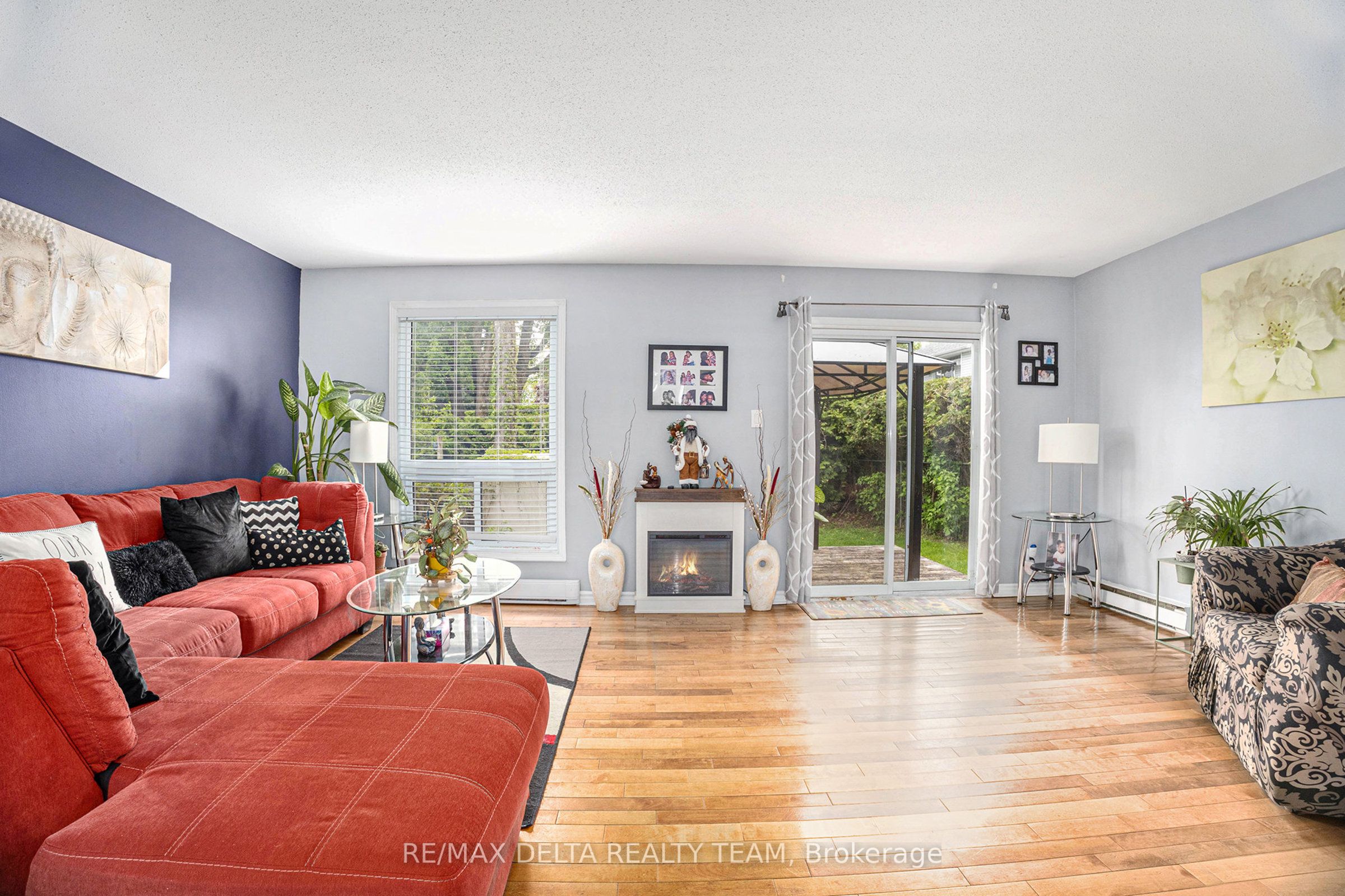 2062 Riviera Terrace Property Photo 3