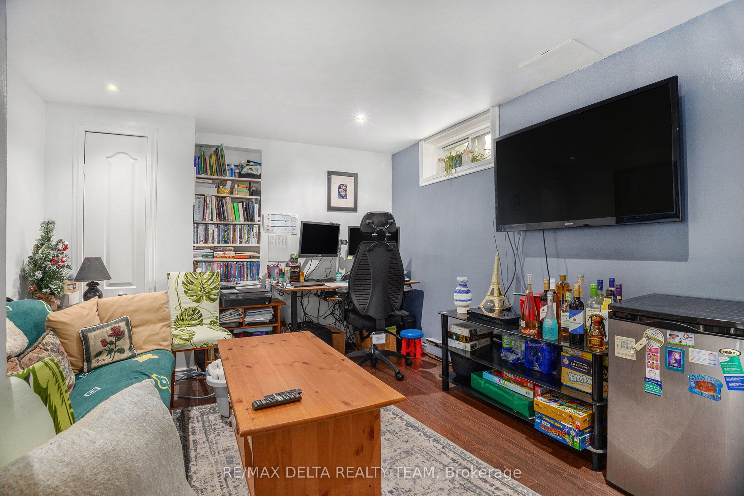 2062 Riviera Terrace Property Photo 8