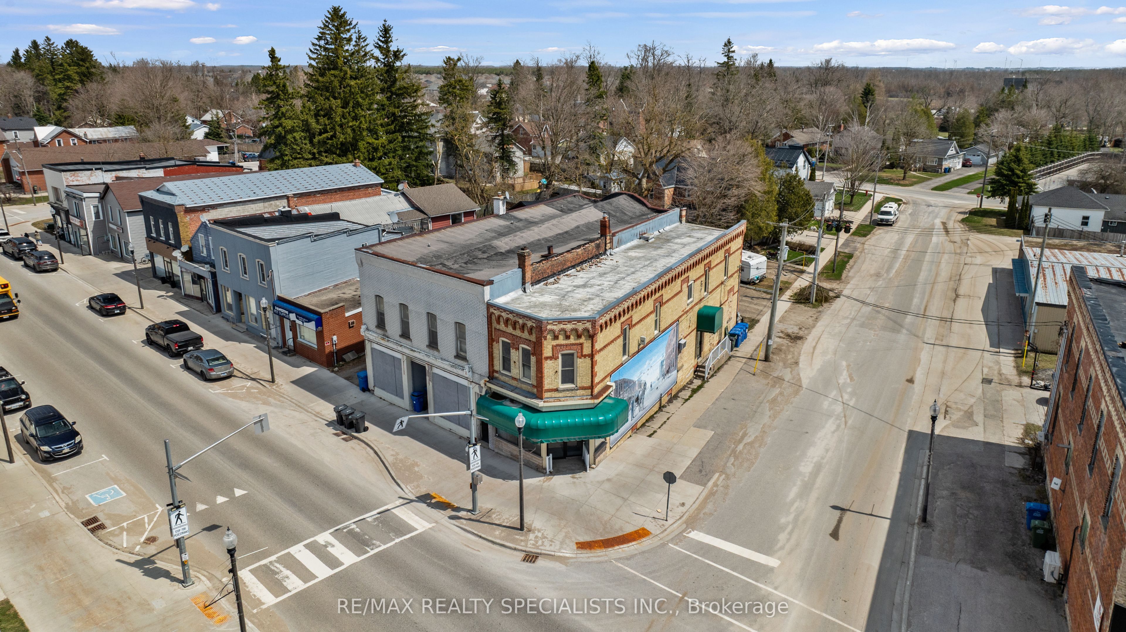 1 Main Street E Property Photo 2