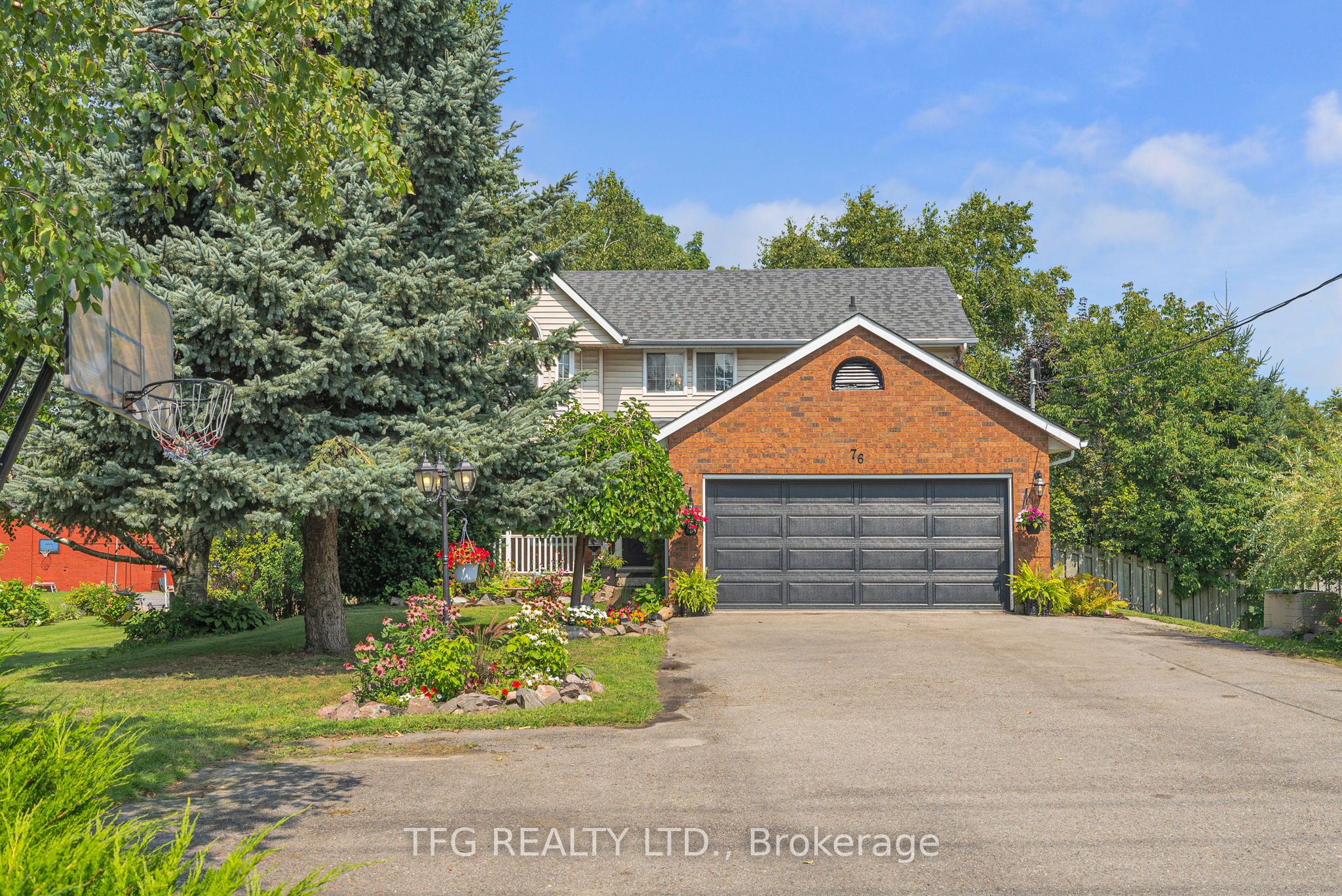 76 Molson Street Property Photo 1