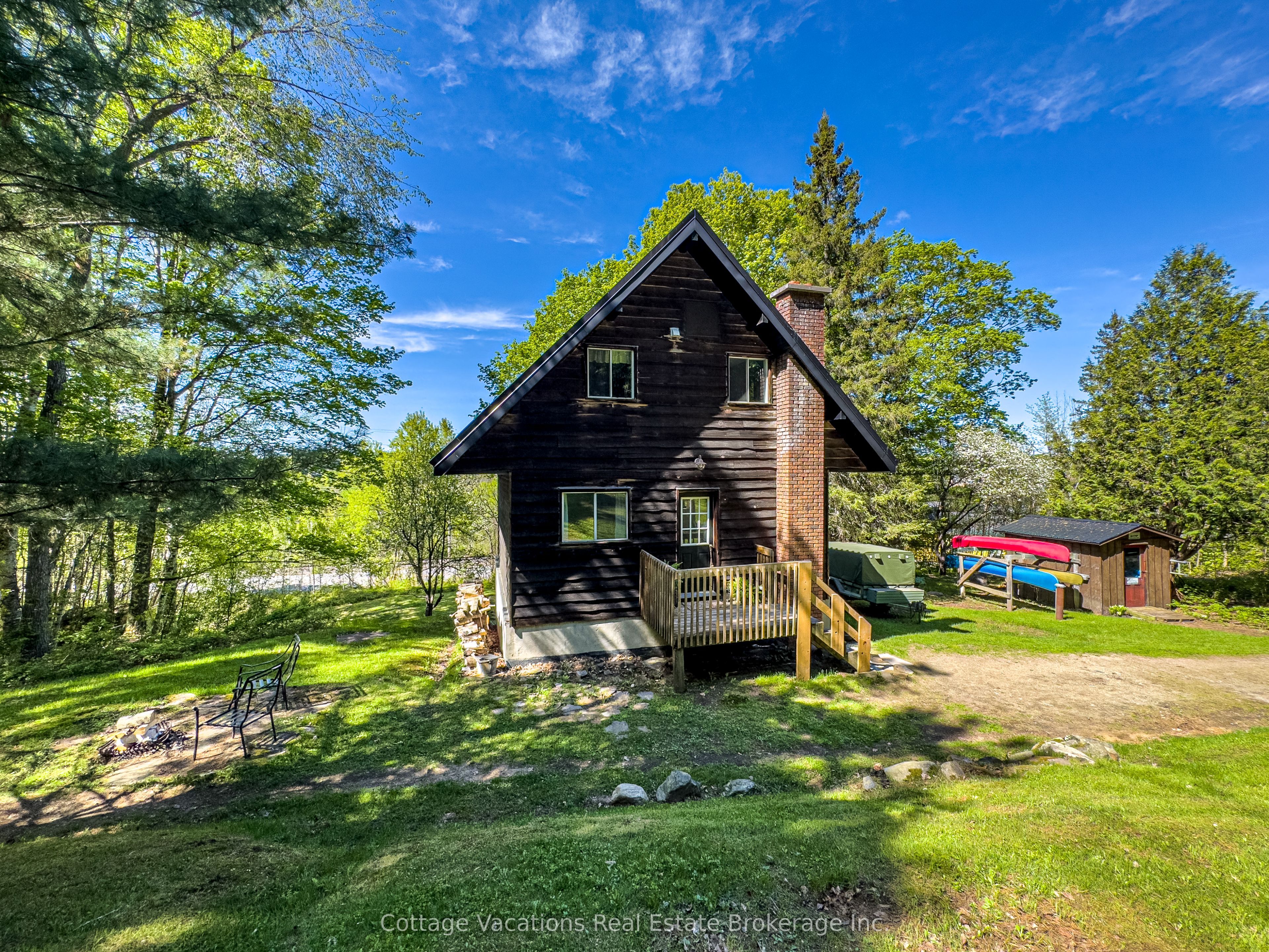 527 Aspdin Road Property Photo 4