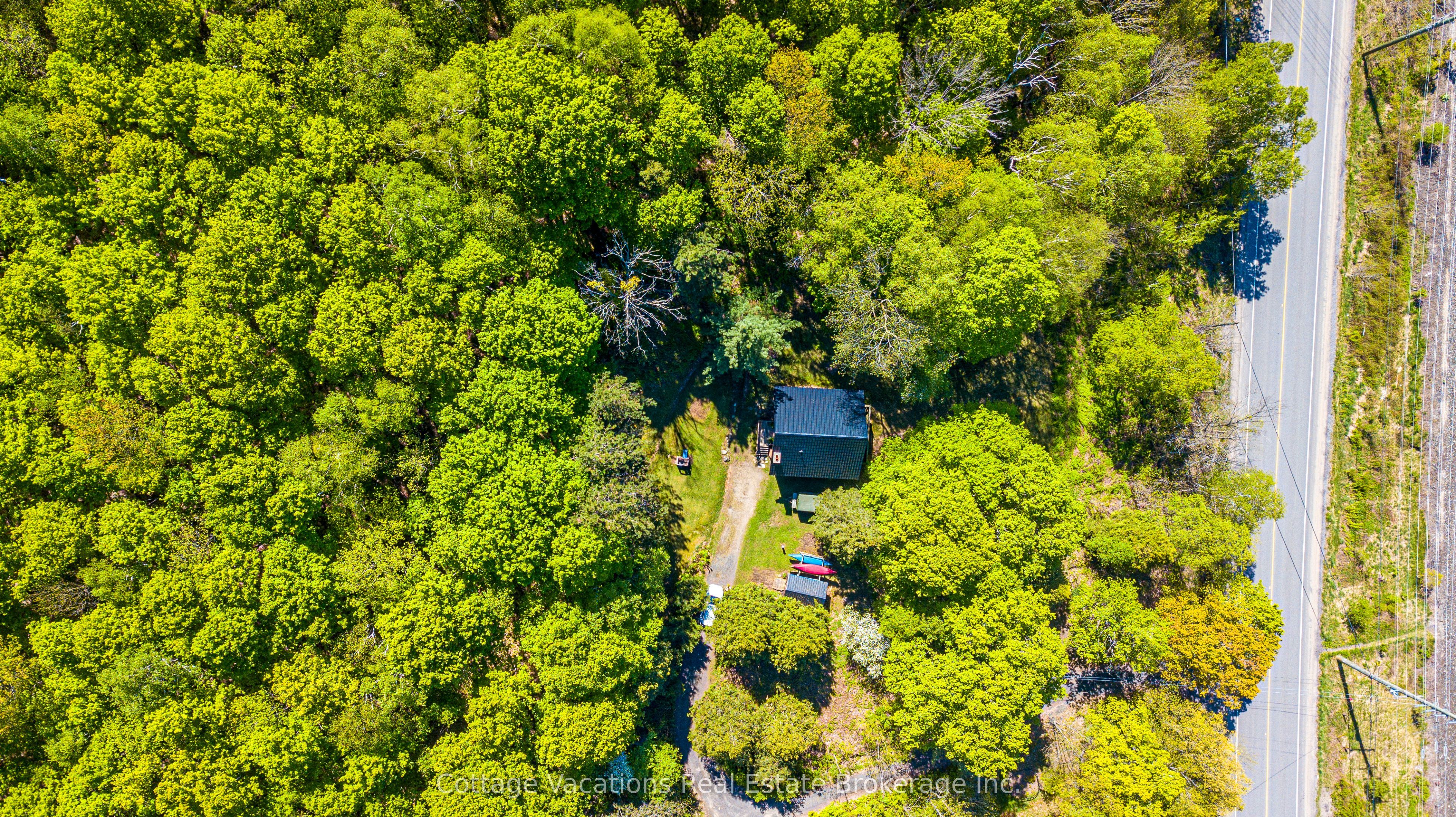 527 Aspdin Road Property Photo 8