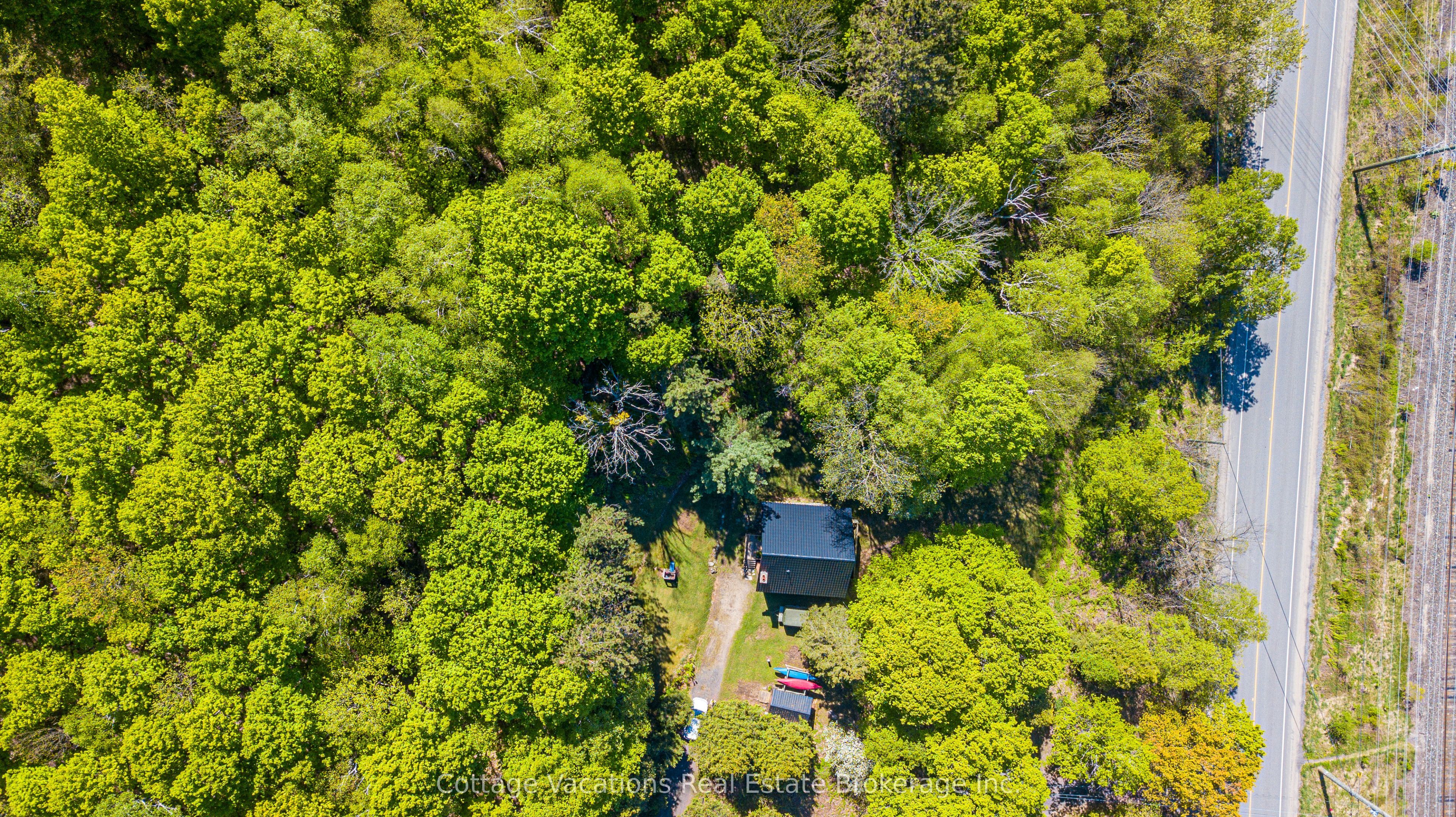 527 Aspdin Road Property Photo 10