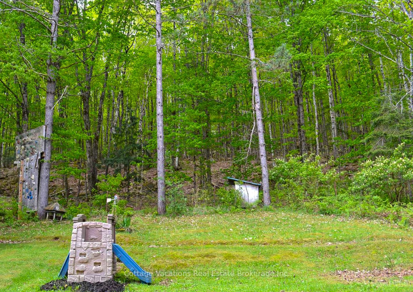 527 Aspdin Road Property Photo 19