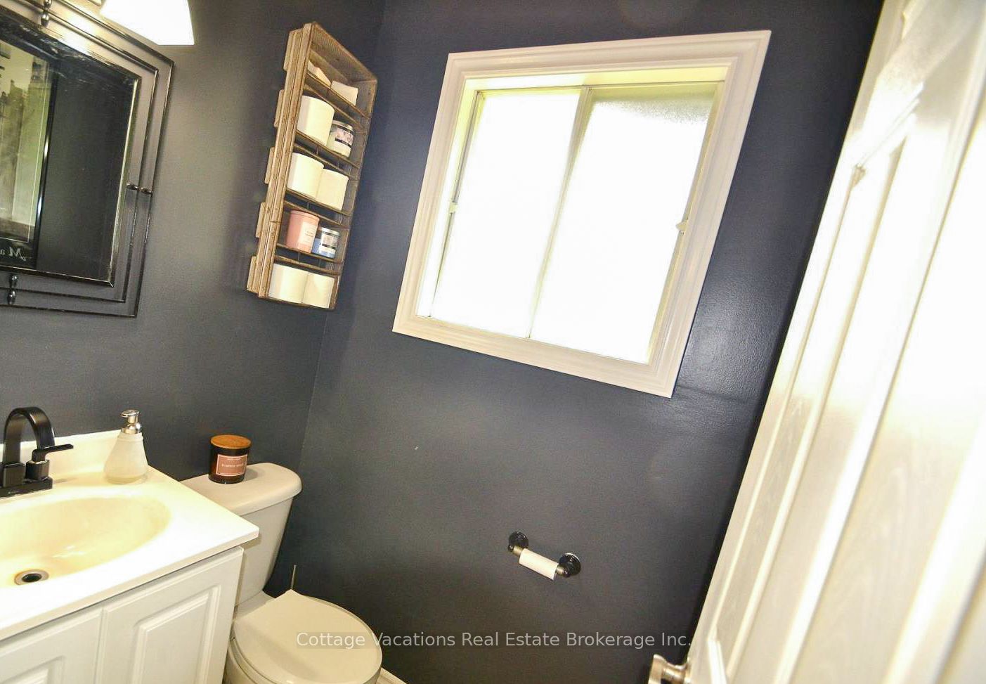 527 Aspdin Road Property Photo 26