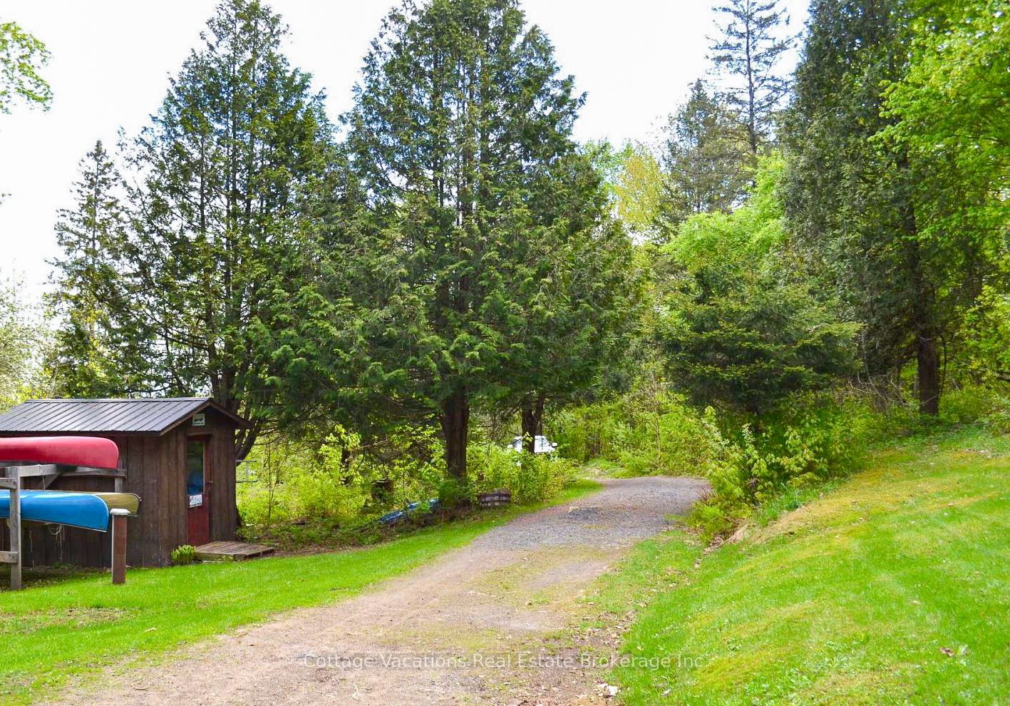 527 Aspdin Road Property Photo 32