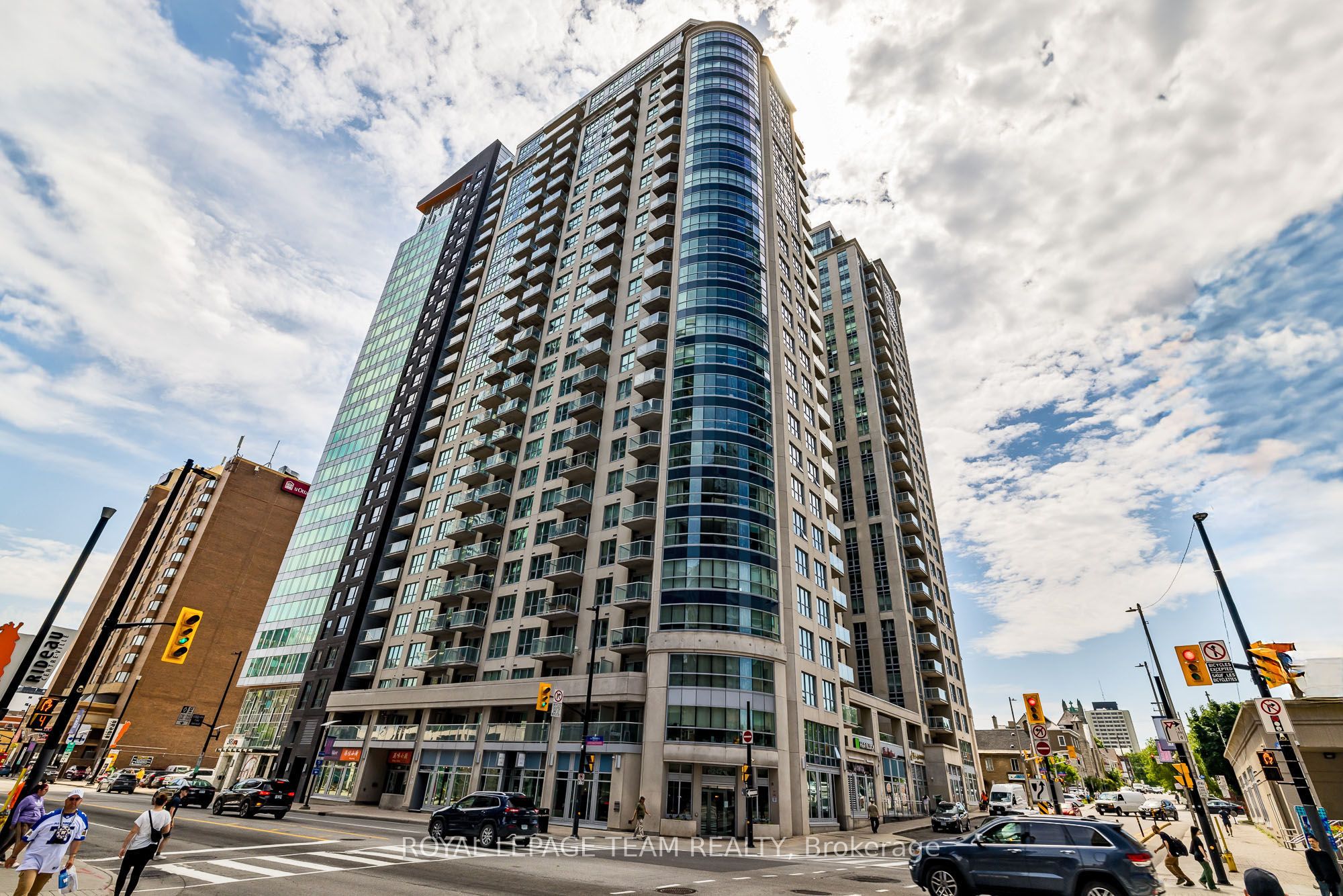 242 Rideau Street 1809 Property Photo 1
