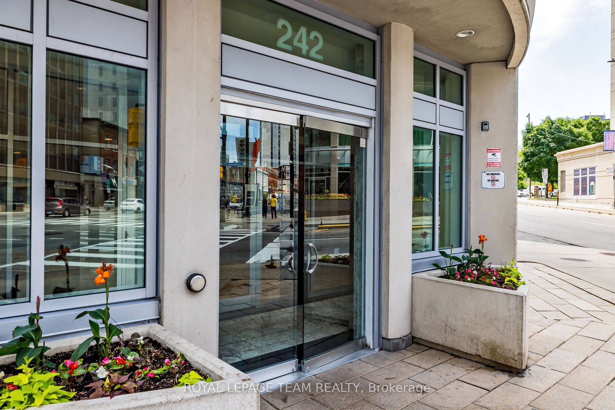 242 Rideau Street 1809 Property Photo 2
